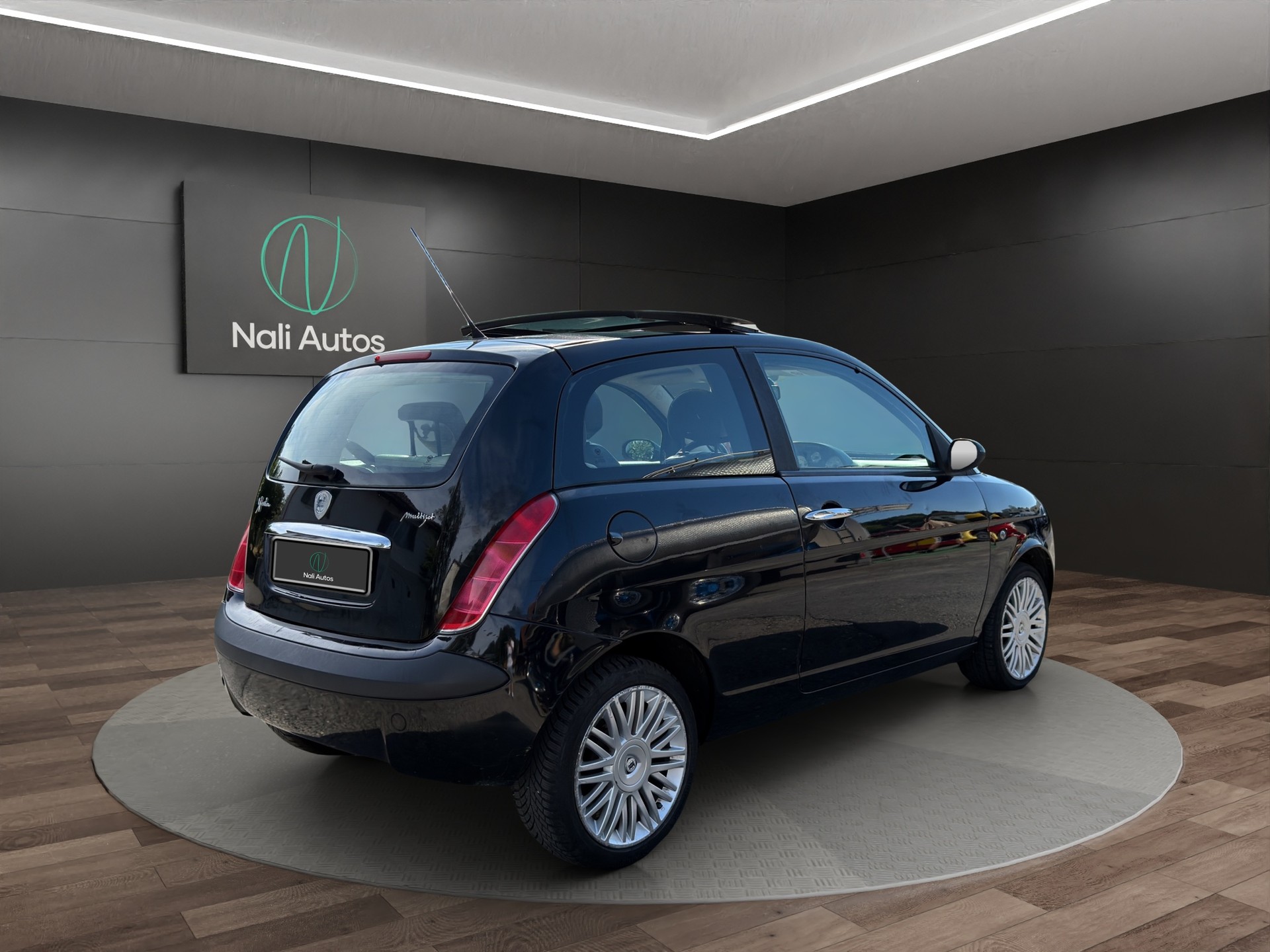 LANCIA Ypsilon 1.3 16V JTD Glamour B-Colore-image-3