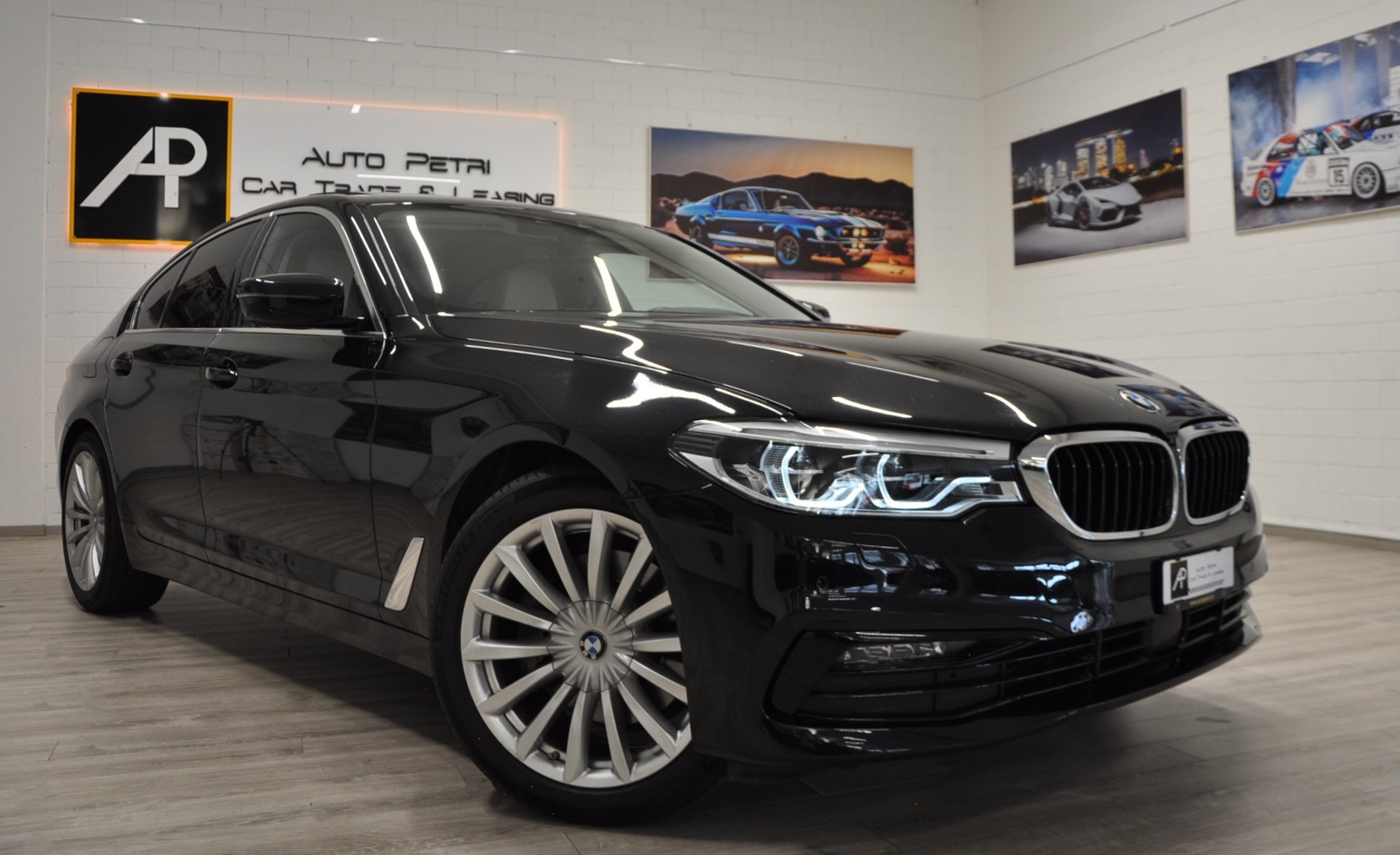 BMW 530d xDrive Sport Line Steptronic-image-0