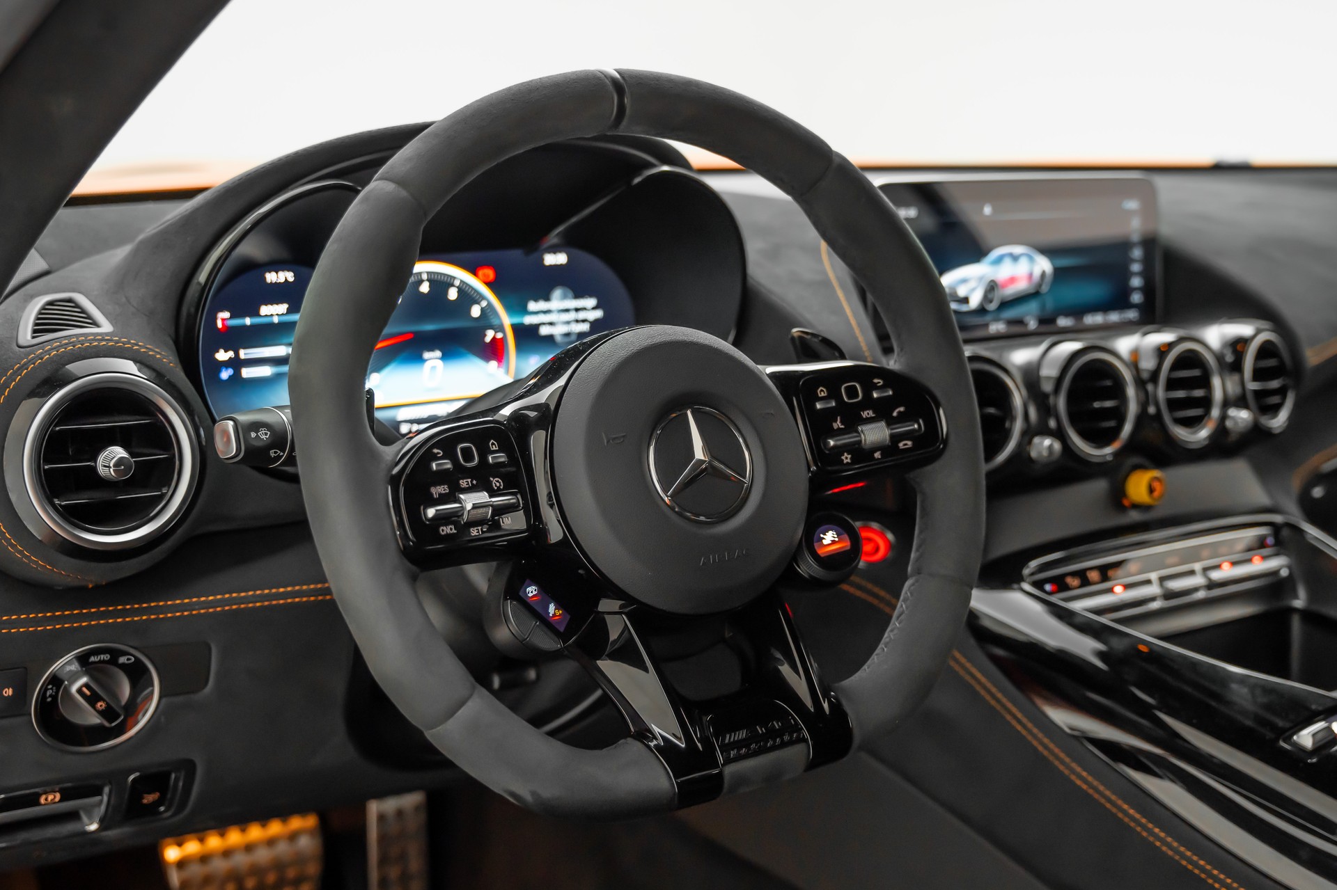 MERCEDES-BENZ AMG GT-image-12