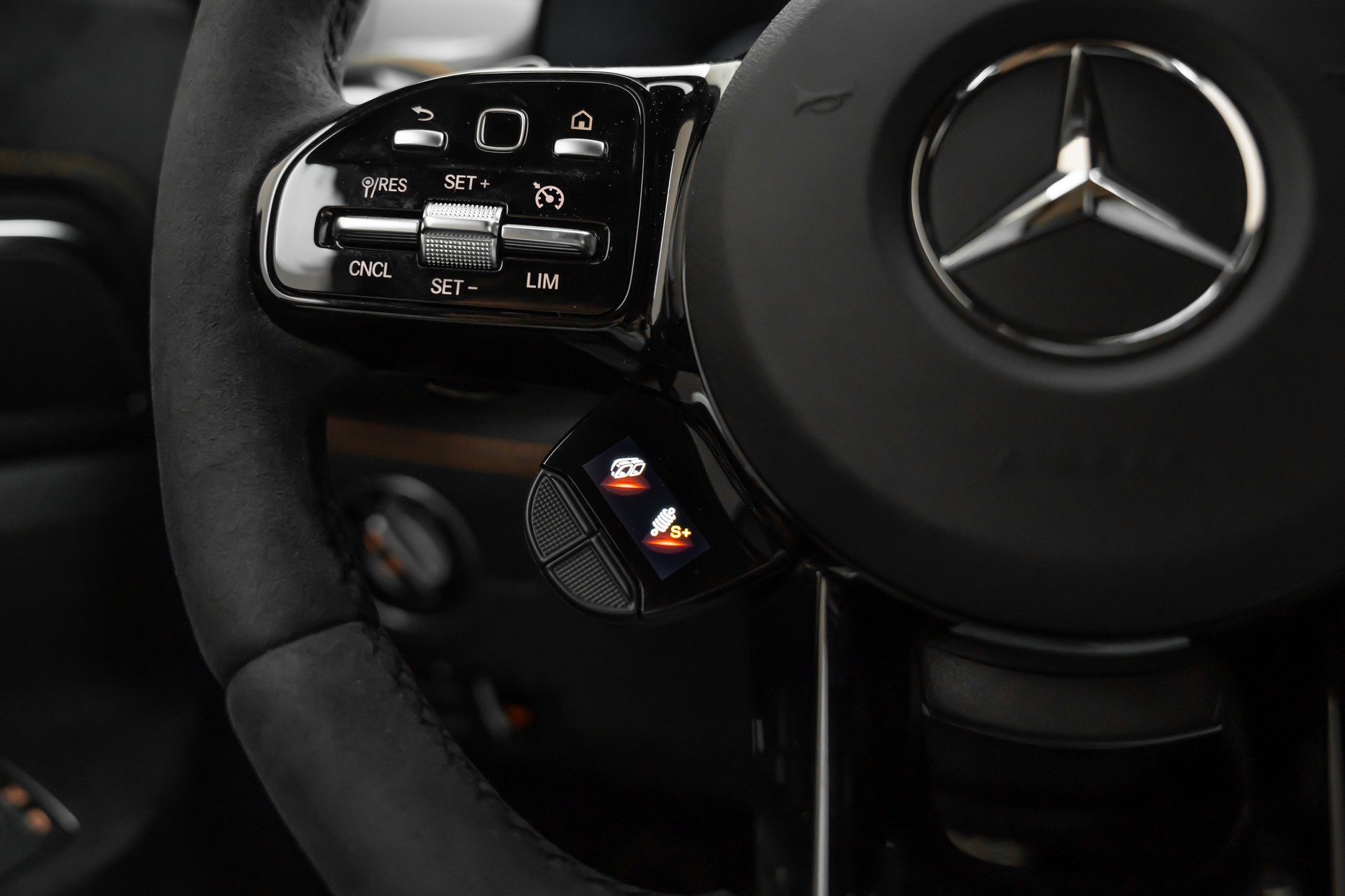 MERCEDES-BENZ AMG GT-image-23