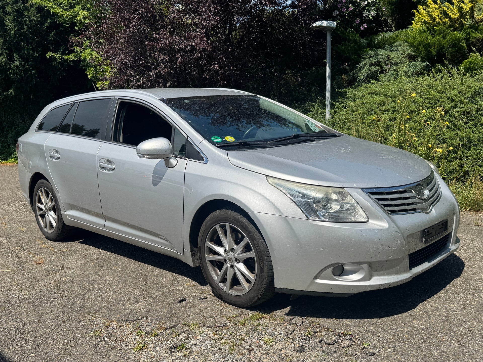 TOYOTA Avensis 2.2D-CAT Linea Sol Premium-image-0