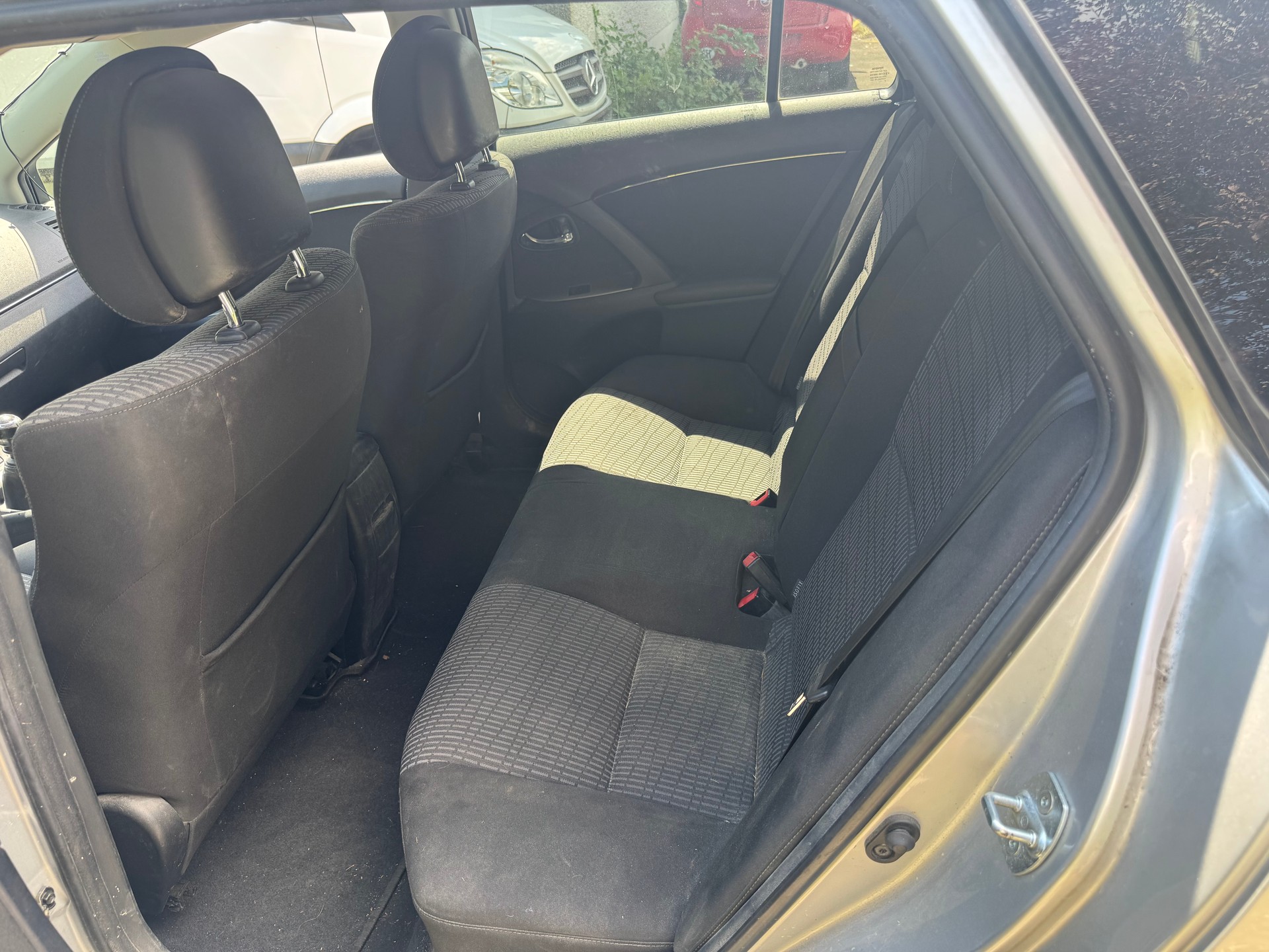 TOYOTA Avensis 2.2D-CAT Linea Sol Premium-image-6