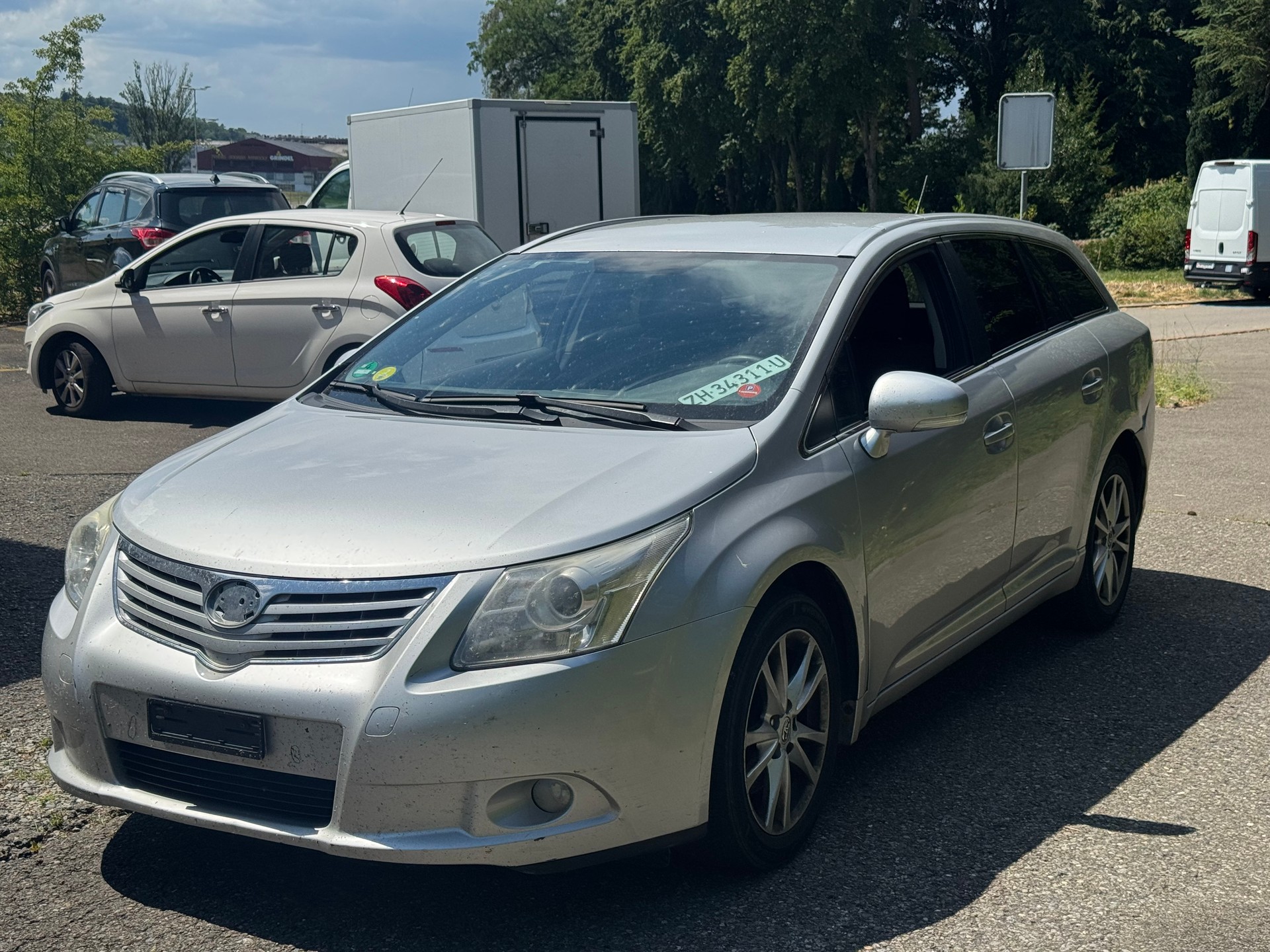 TOYOTA Avensis 2.2D-CAT Linea Sol Premium-image-2