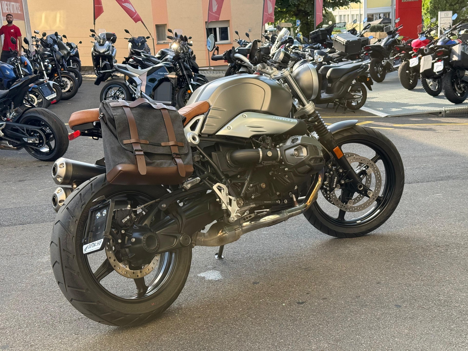 BMW R nineT Scrambler ABS-image-6