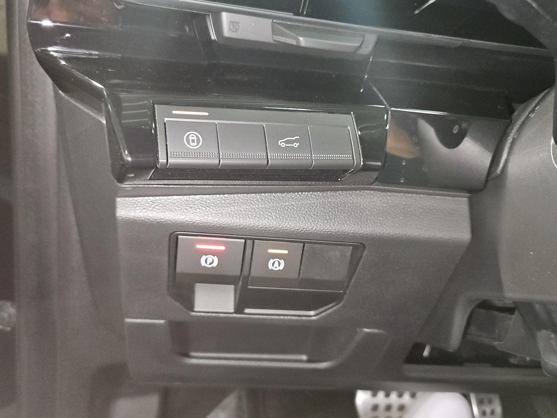 RENAULT Rafale 1.2 E-Tech Hybrid 200 Esprit Alpine-image-22