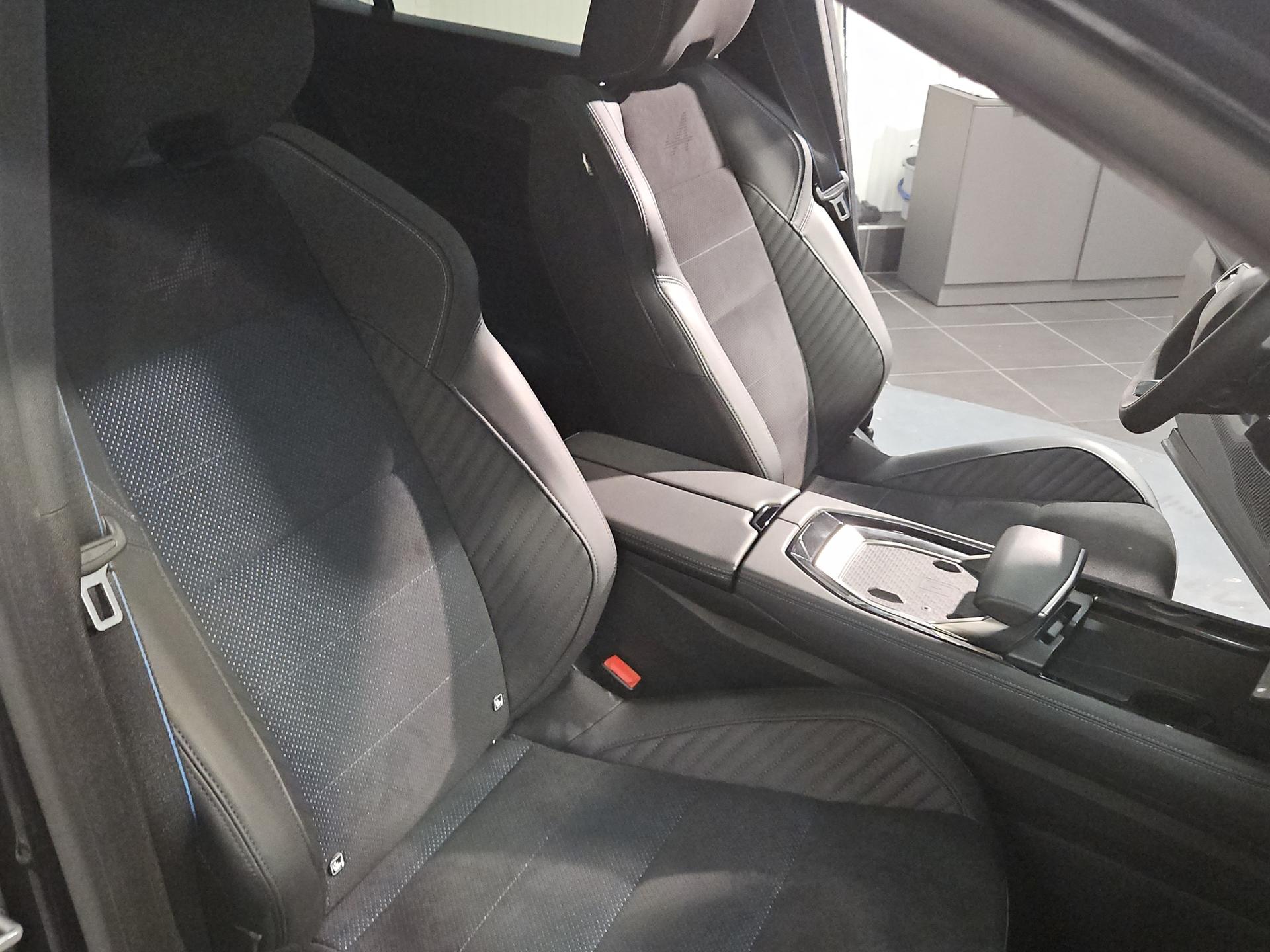 RENAULT Rafale 1.2 E-Tech Hybrid 200 Esprit Alpine-image-18