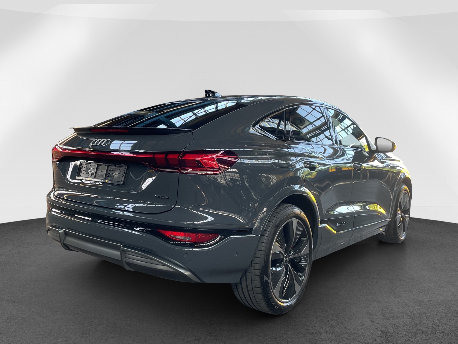 AUDI Q6 e-tron Sportback quattro-image-5