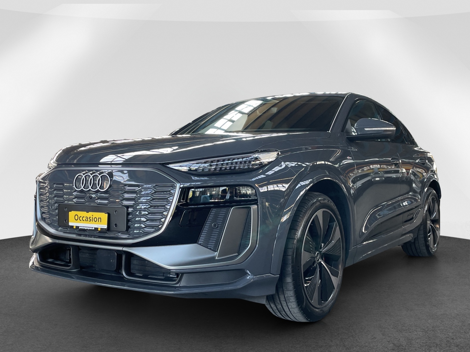 AUDI Q6 e-tron Sportback quattro-image-2