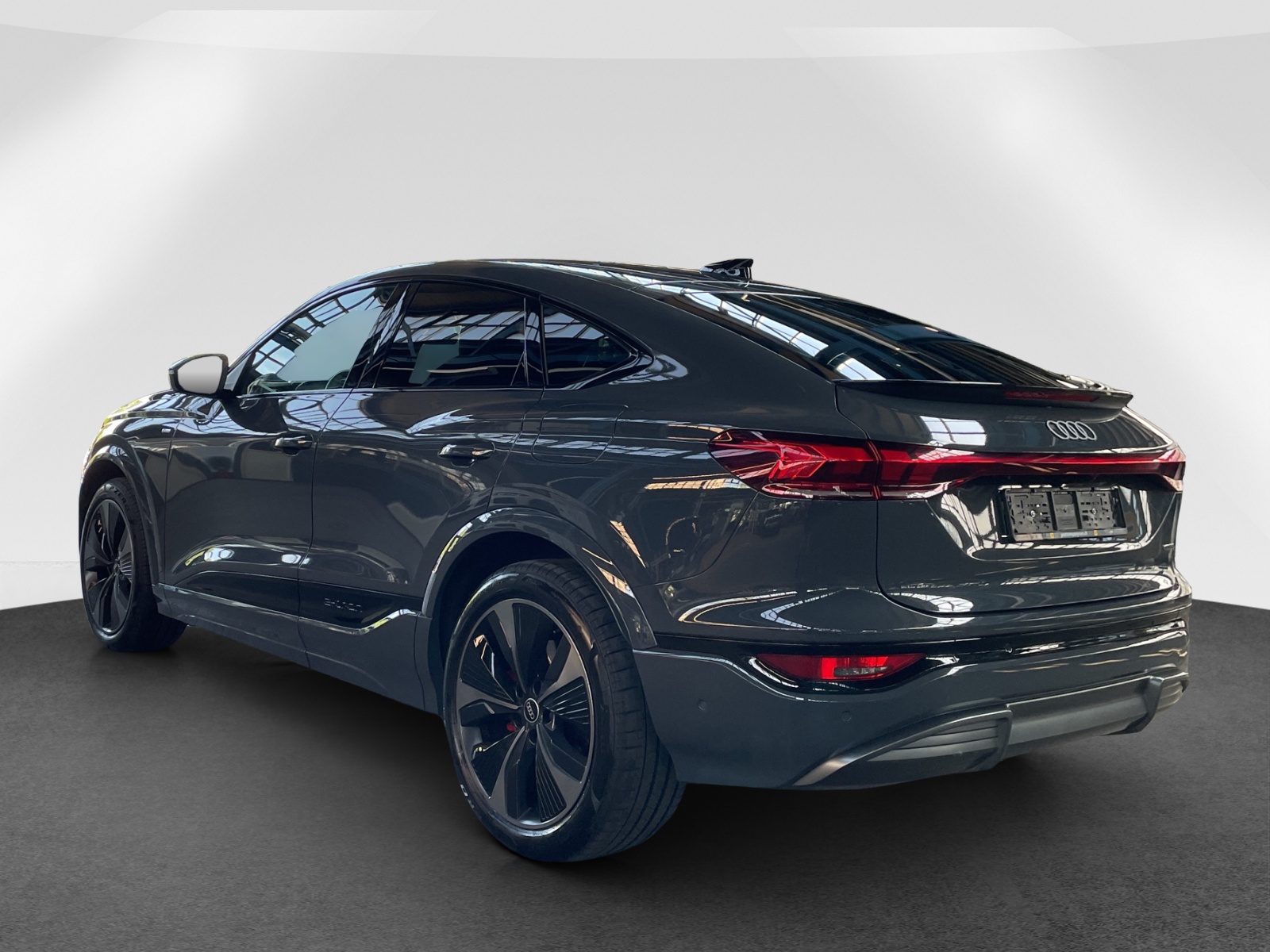 AUDI Q6 e-tron Sportback quattro-image-3