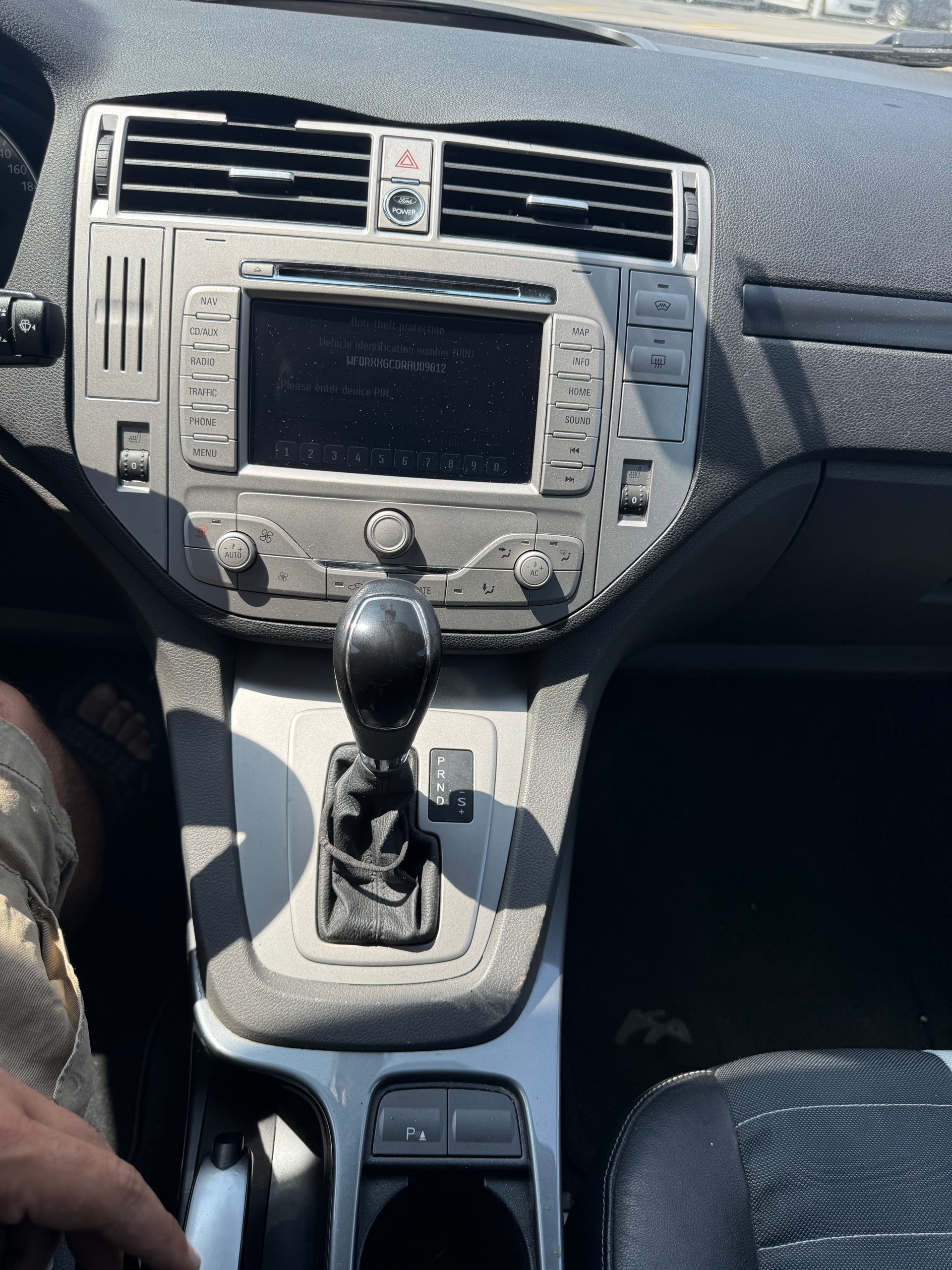 FORD Kuga 2.0 TDCi Titanium 4WD PowerShift-image-11