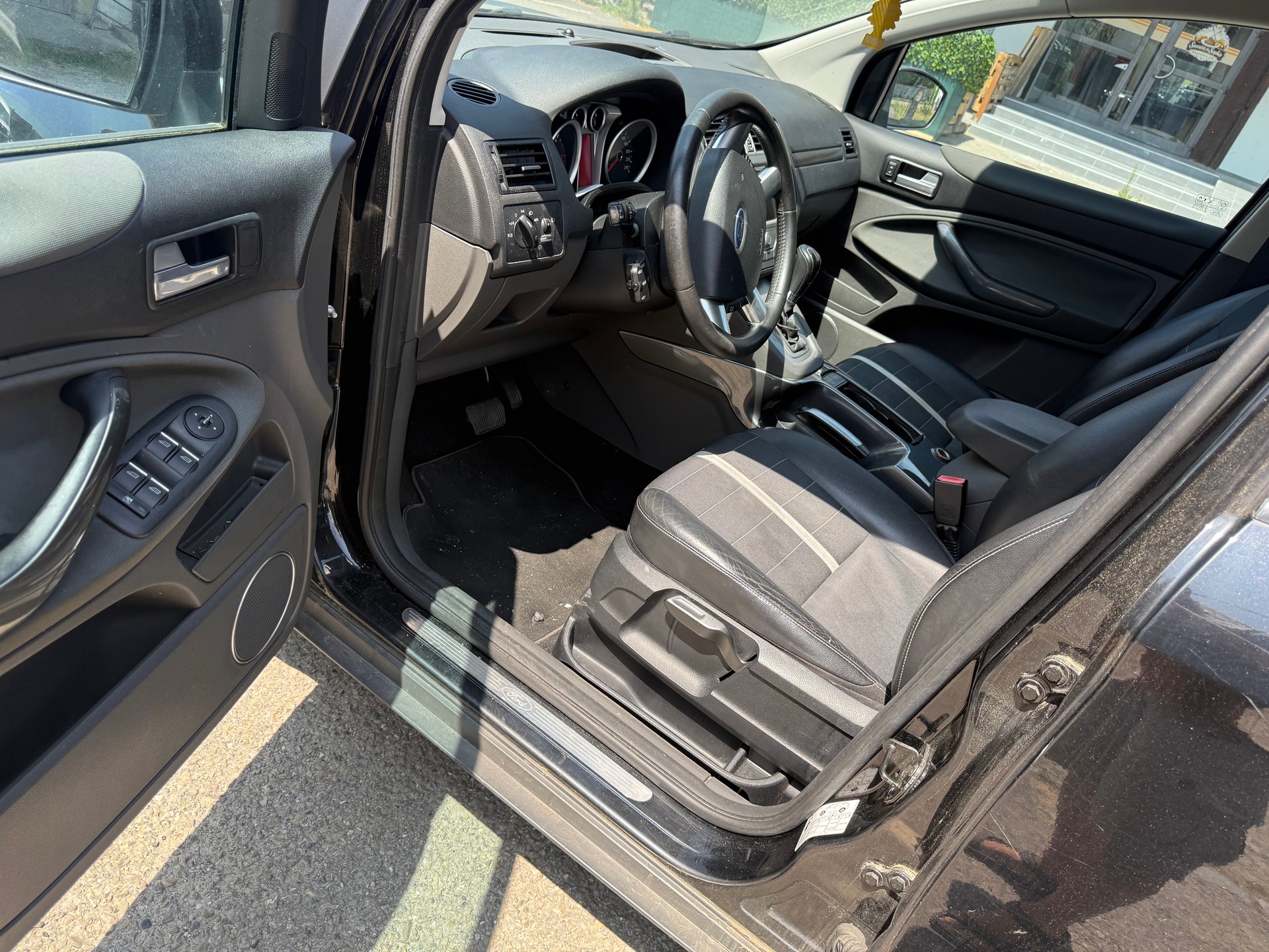 FORD Kuga 2.0 TDCi Titanium 4WD PowerShift-image-10