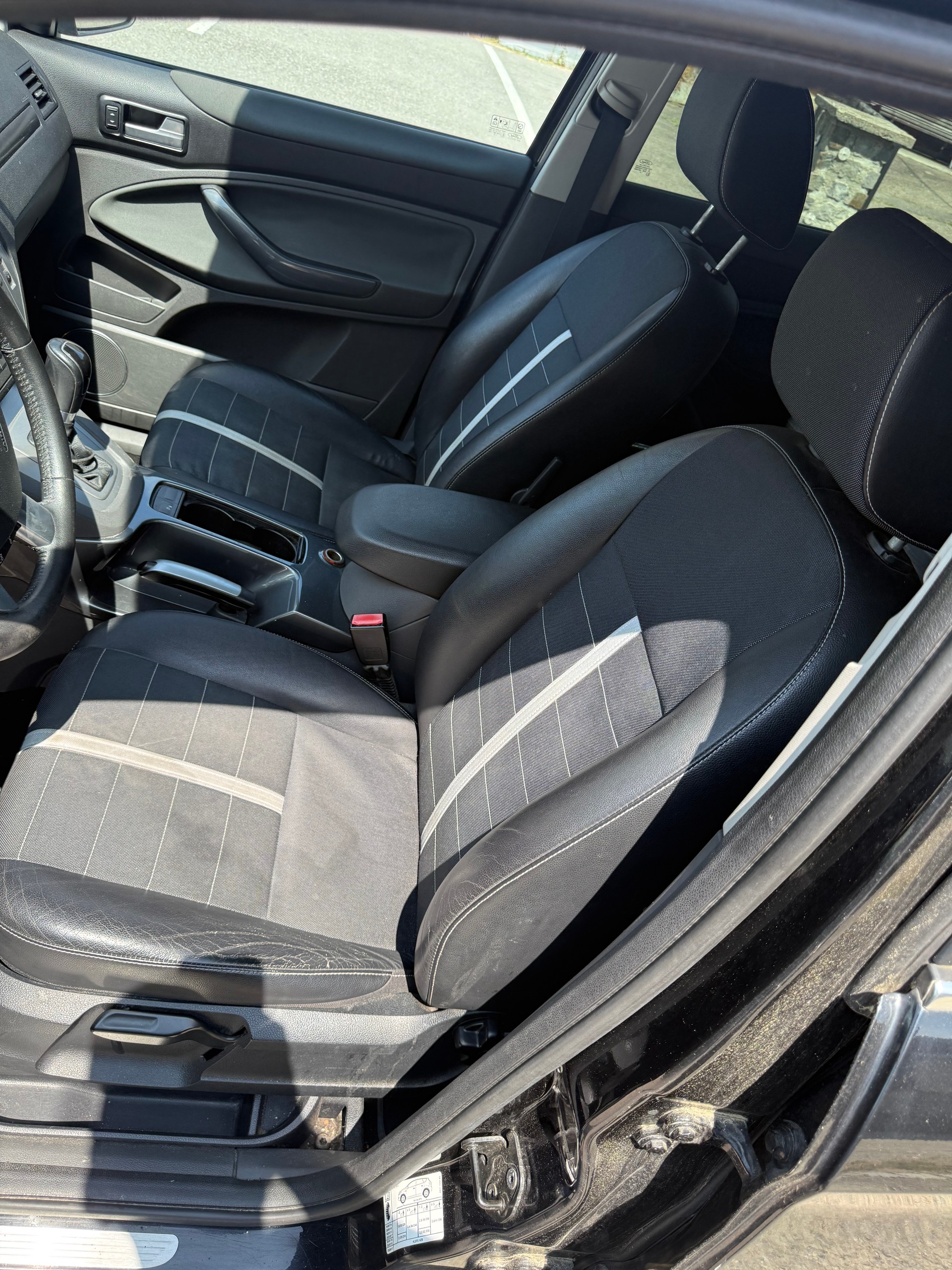 FORD Kuga 2.0 TDCi Titanium 4WD PowerShift-image-9