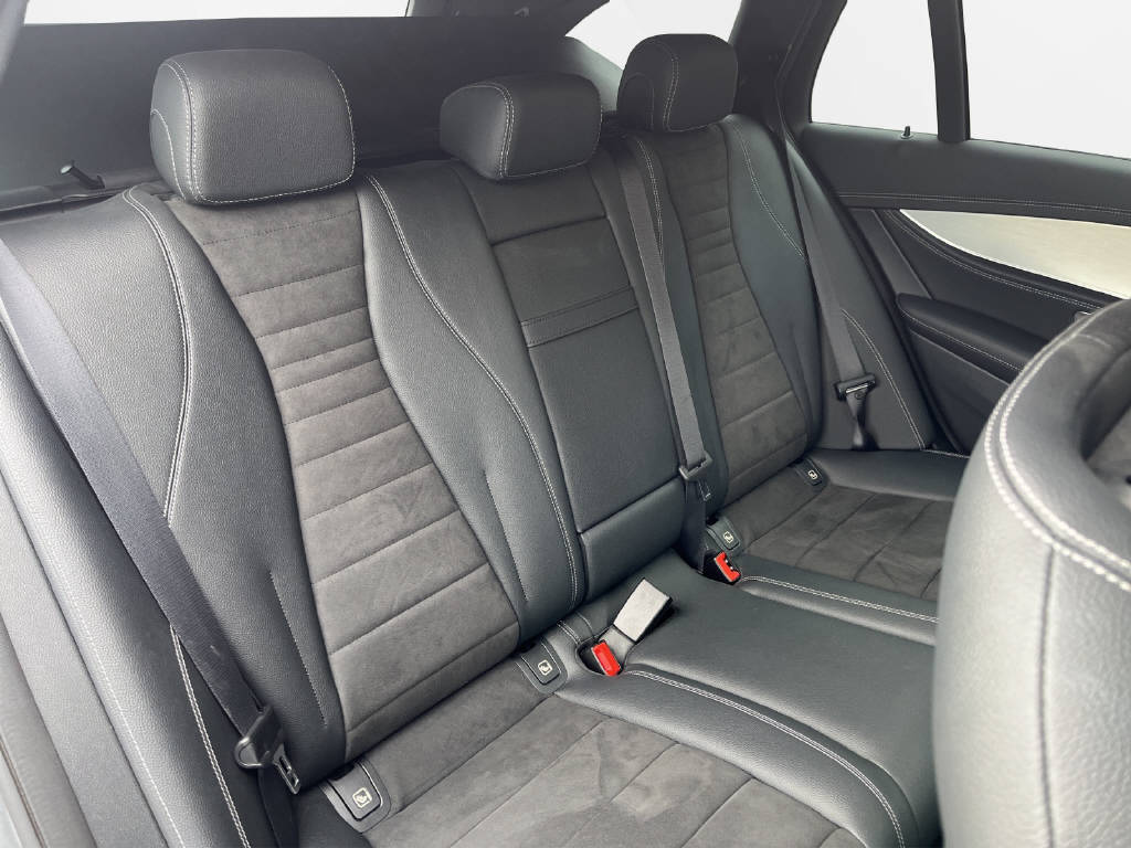 MERCEDES-BENZ E 220 d AMG Line Kombi-image-7