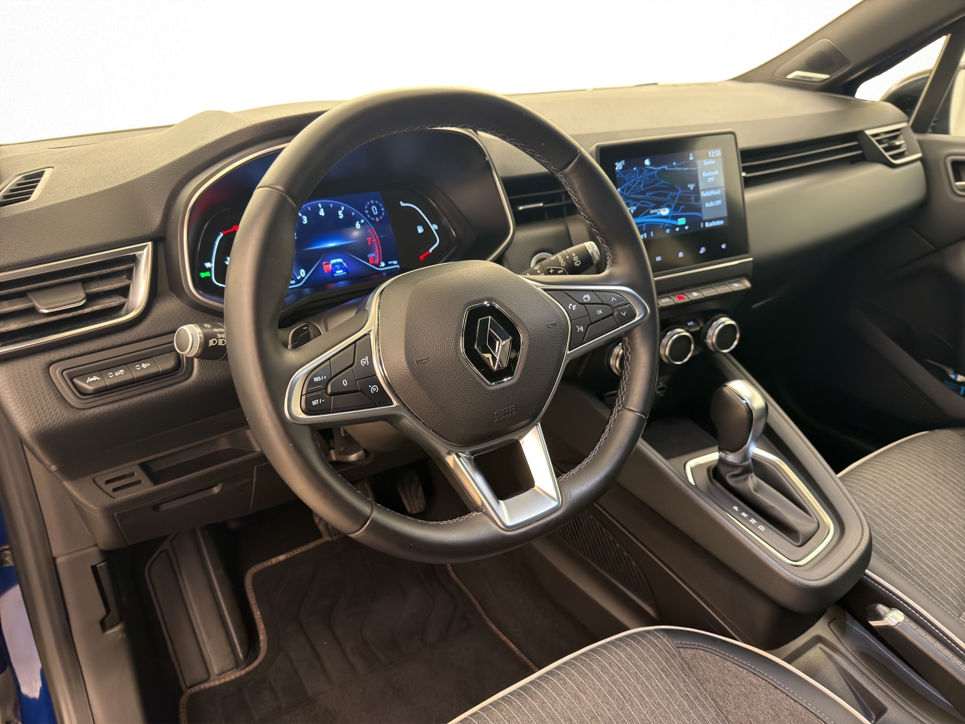 RENAULT Clio 1.3 TCe Intens EDC-image-14