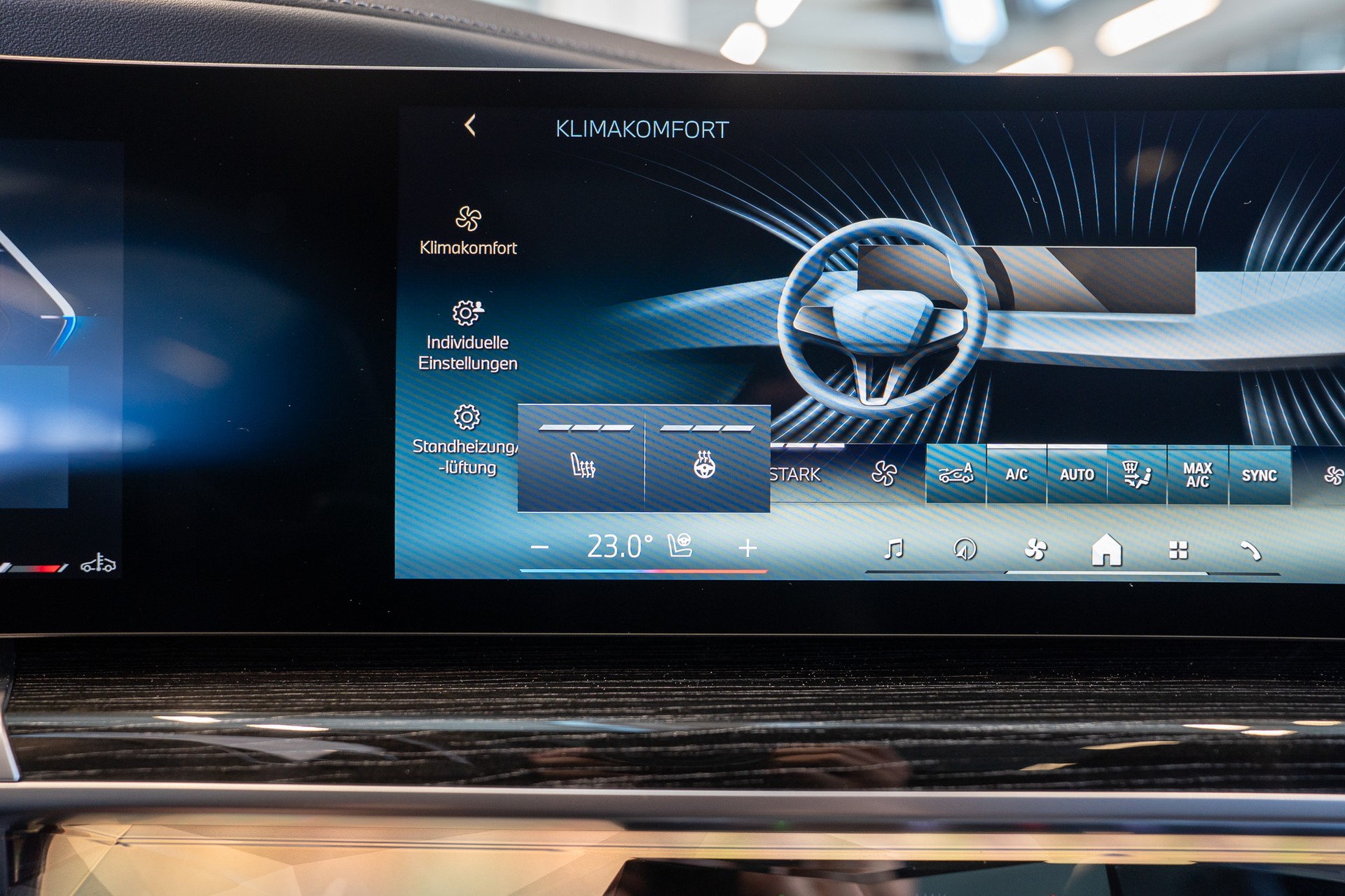 BMW 740d xDrive M Sport / Theatre Screen / Sky Lounge-image-25