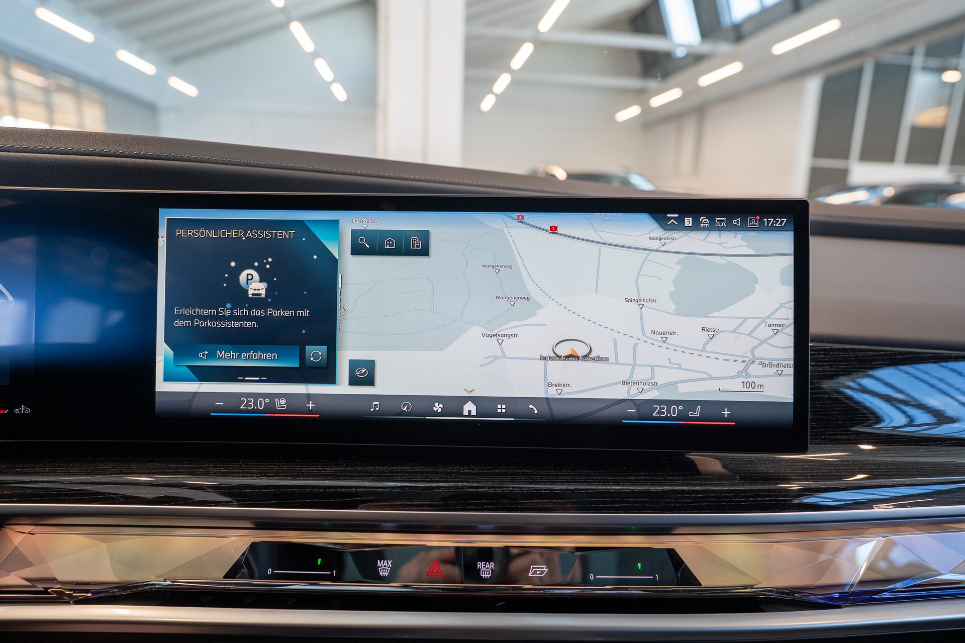 BMW 740d xDrive M Sport / Theatre Screen / Sky Lounge-image-22