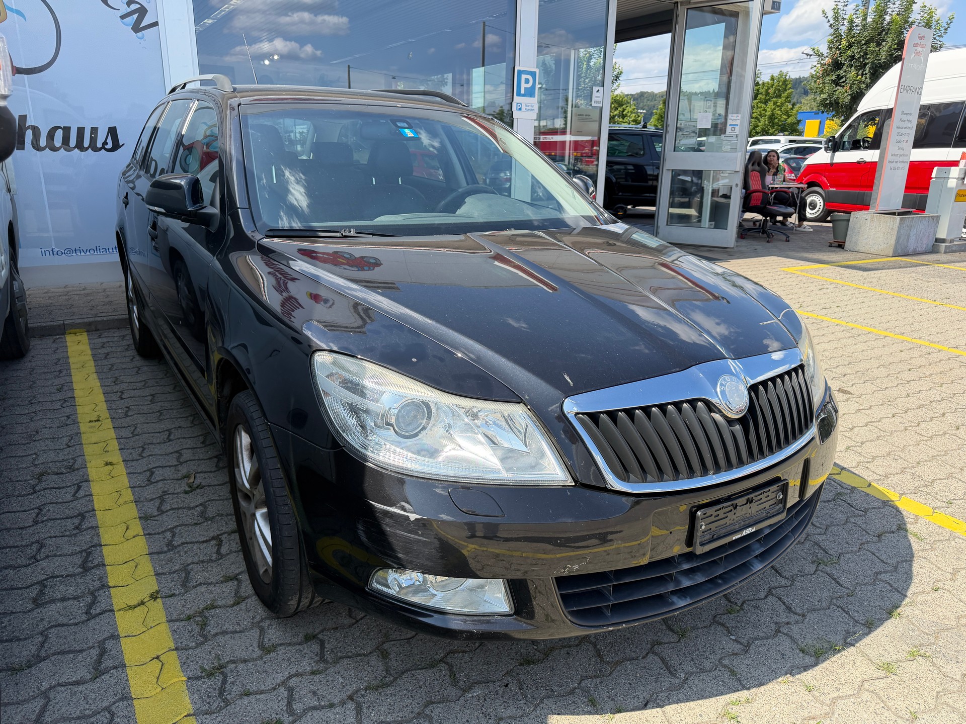SKODA Octavia Combi 1.8 TSI Swiss Adventure 4x4-image-1