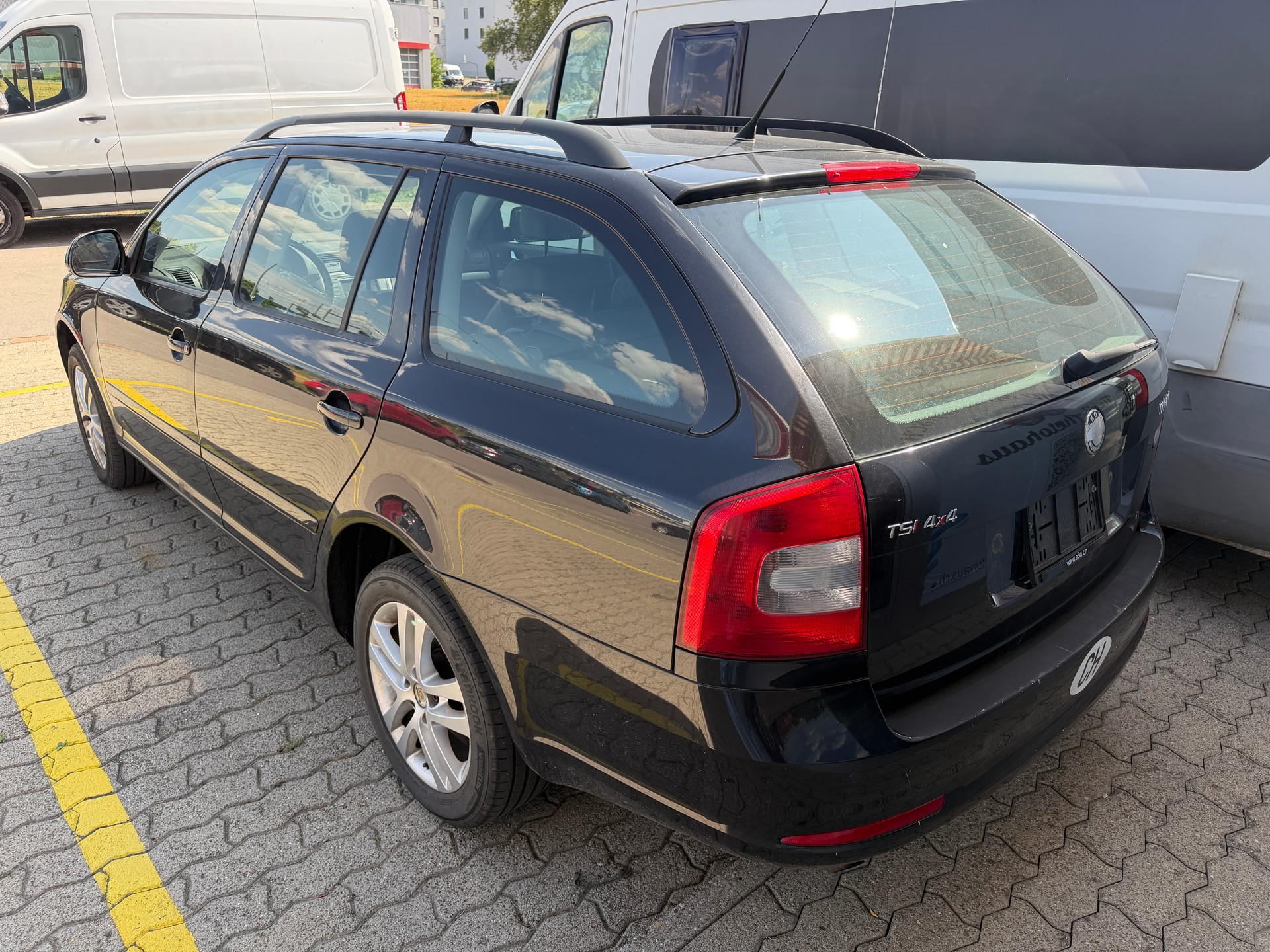 SKODA Octavia Combi 1.8 TSI Swiss Adventure 4x4-image-4