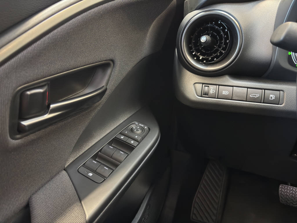 TOYOTA C-HR 1.8 HEV Trend-image-11
