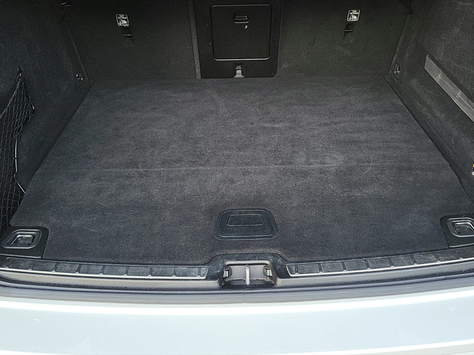 VOLVO XC60 2.0 T8 TE R-Design AWD-image-15