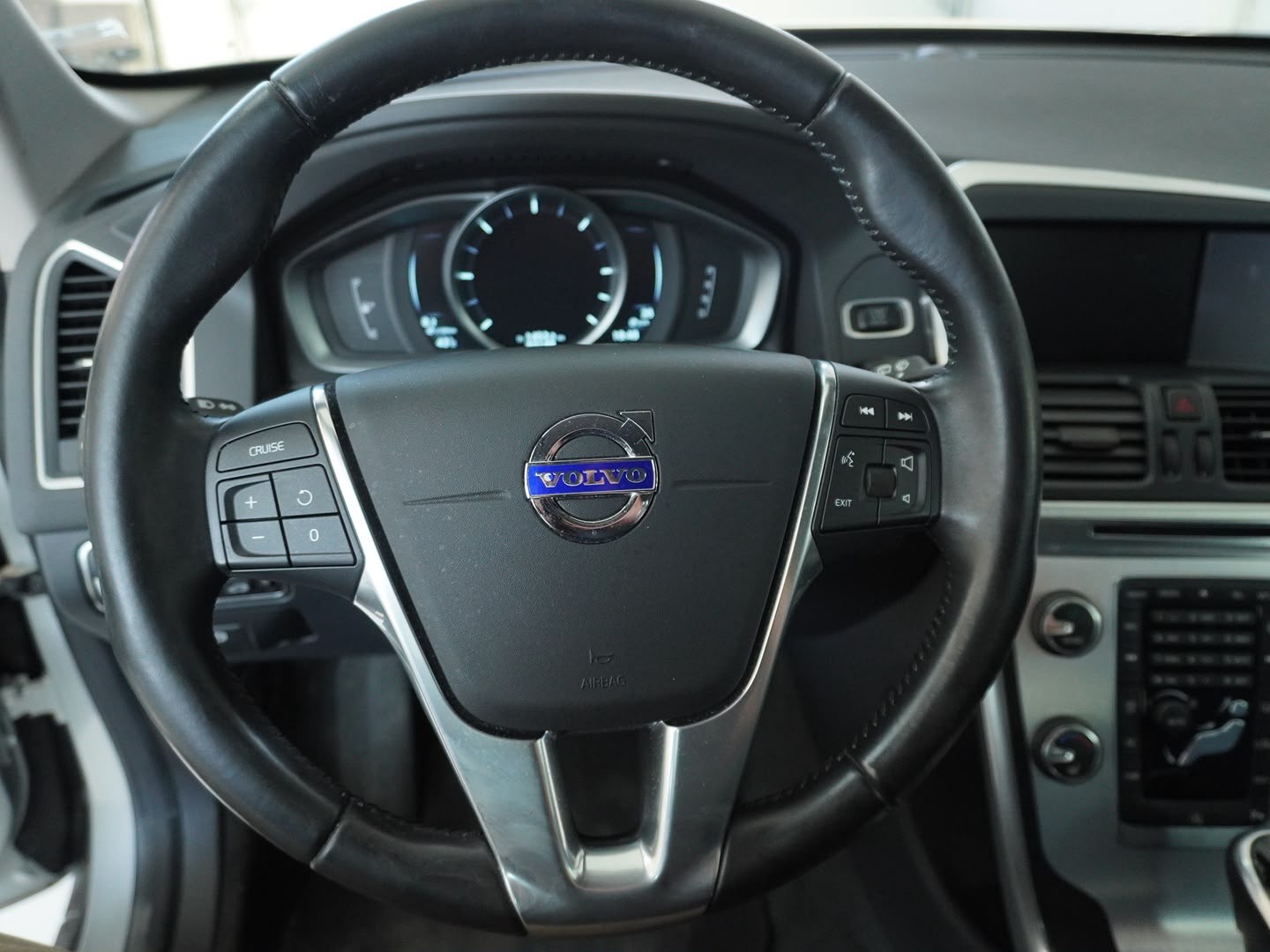 VOLVO XC60 D4 OceanRace Geartronic-image-6