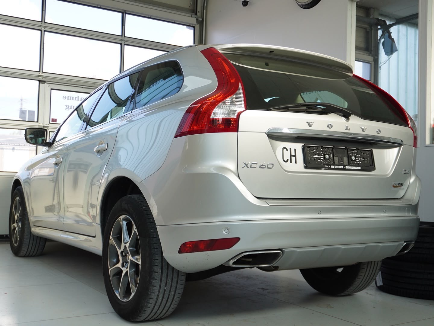 VOLVO XC60 D4 OceanRace Geartronic-image-1