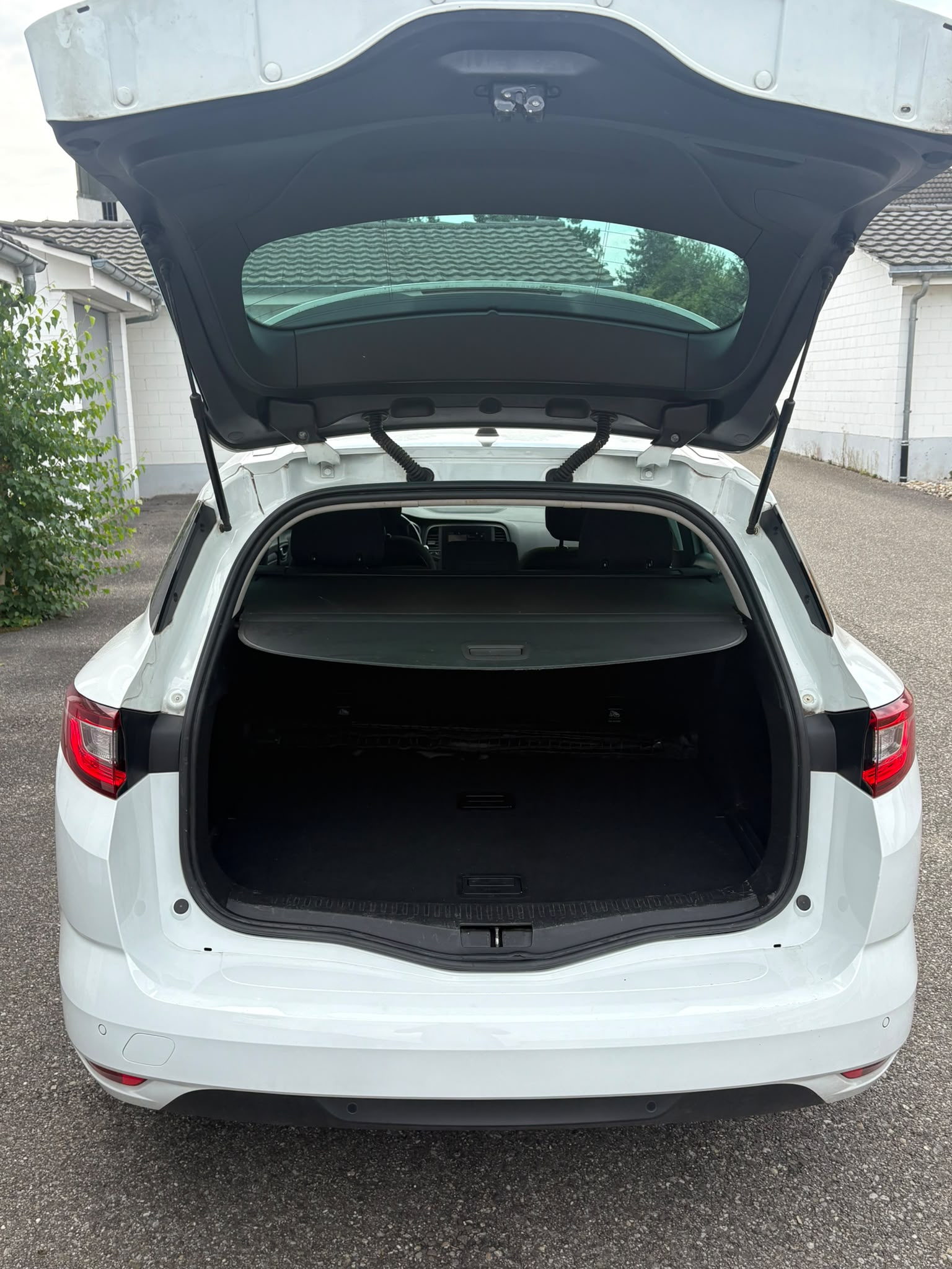 RENAULT Mégane Grandtour 1.5 dCi Bose EDC-image-4