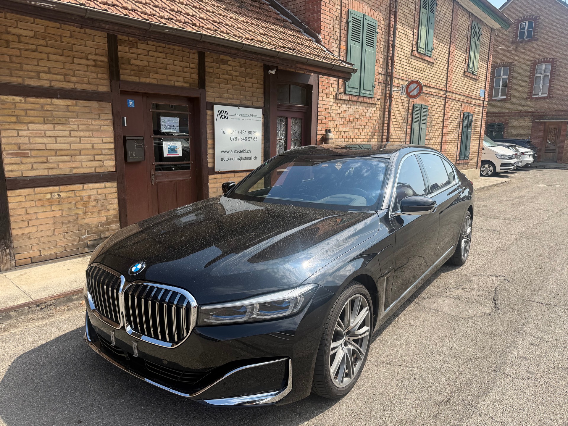 BMW 745Le xDrive Steptronic-image-0