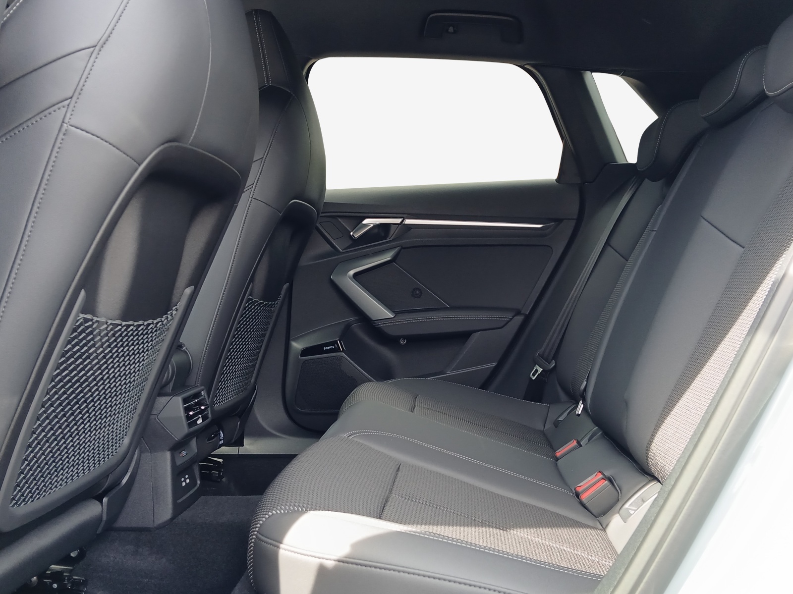 AUDI A3 allstreet 35 TFSI Attraction S-tronic-image-11