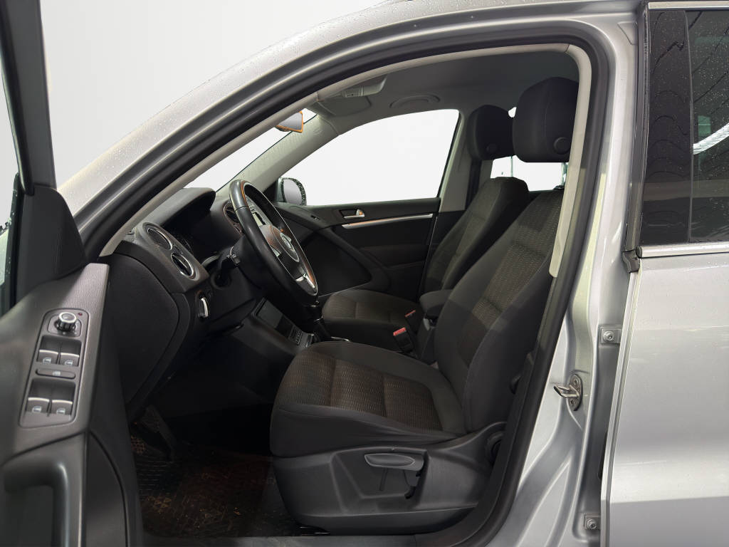 VW Tiguan 2.0 TDI BMT Sport & Style-image-8