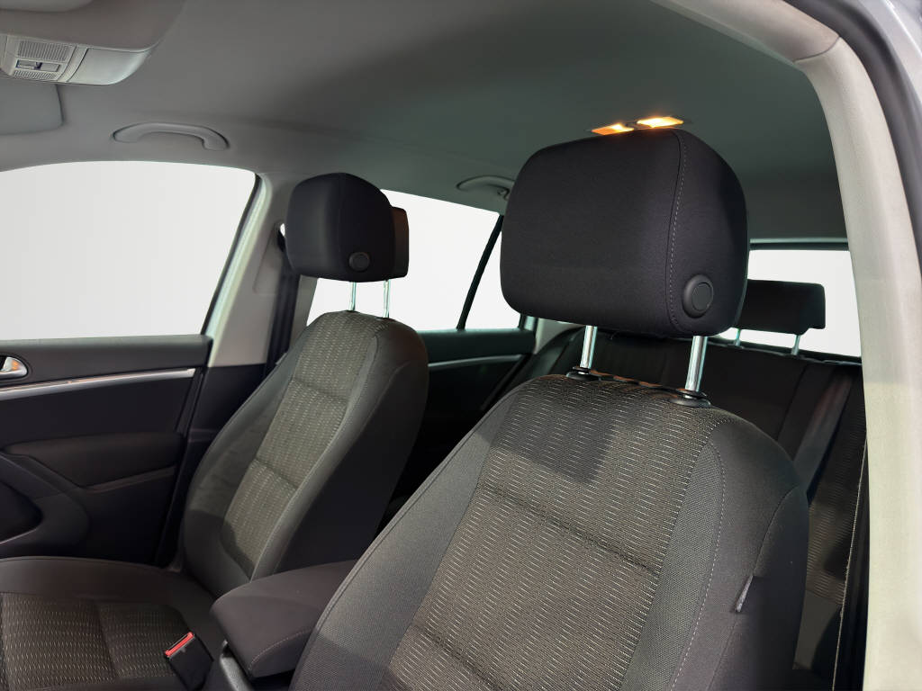 VW Tiguan 2.0 TDI BMT Sport & Style-image-13