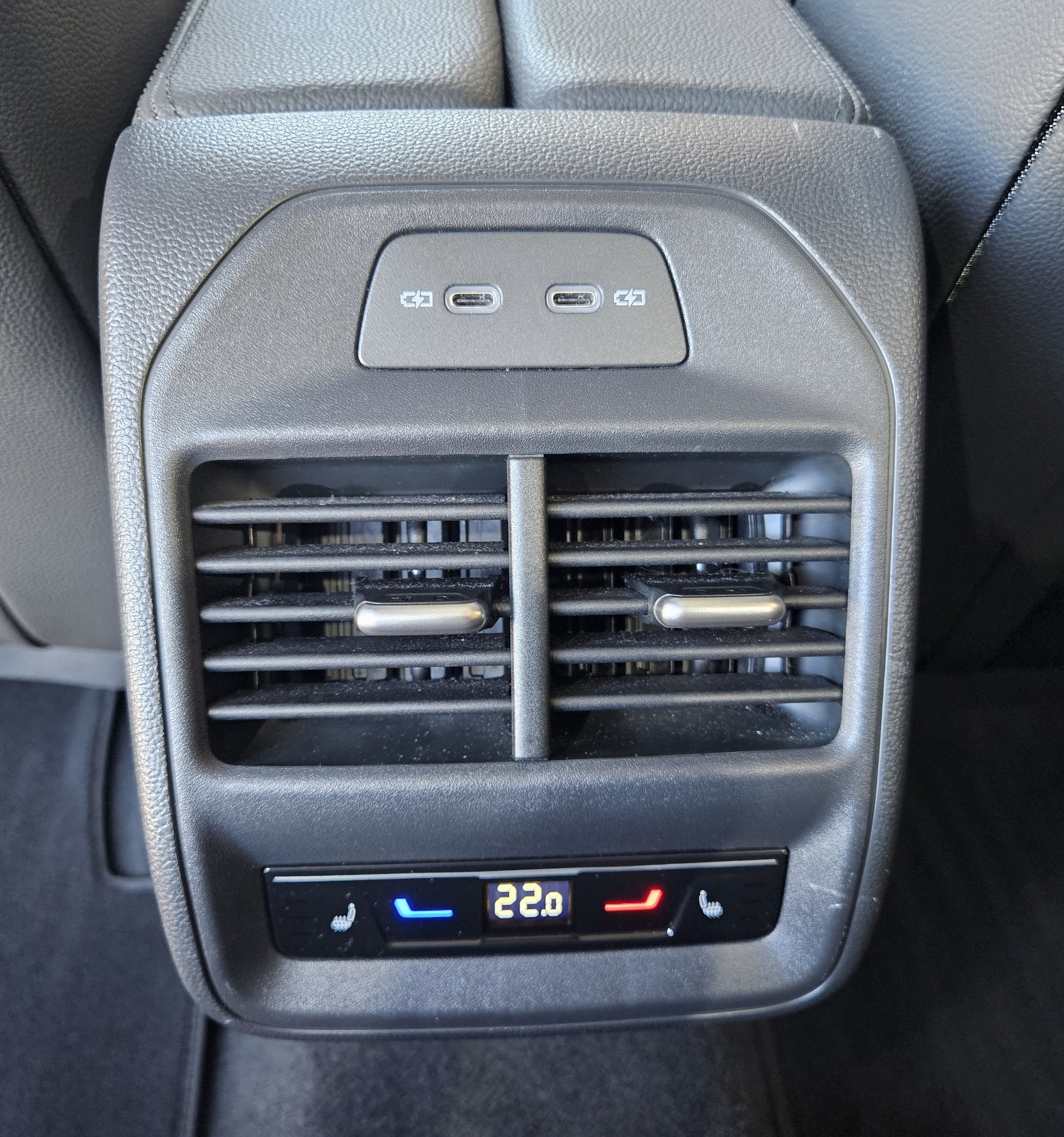 SKODA Superb Combi 2.0 TDi L&K 4x4 DSG mit Anhängerkupplung-image-25