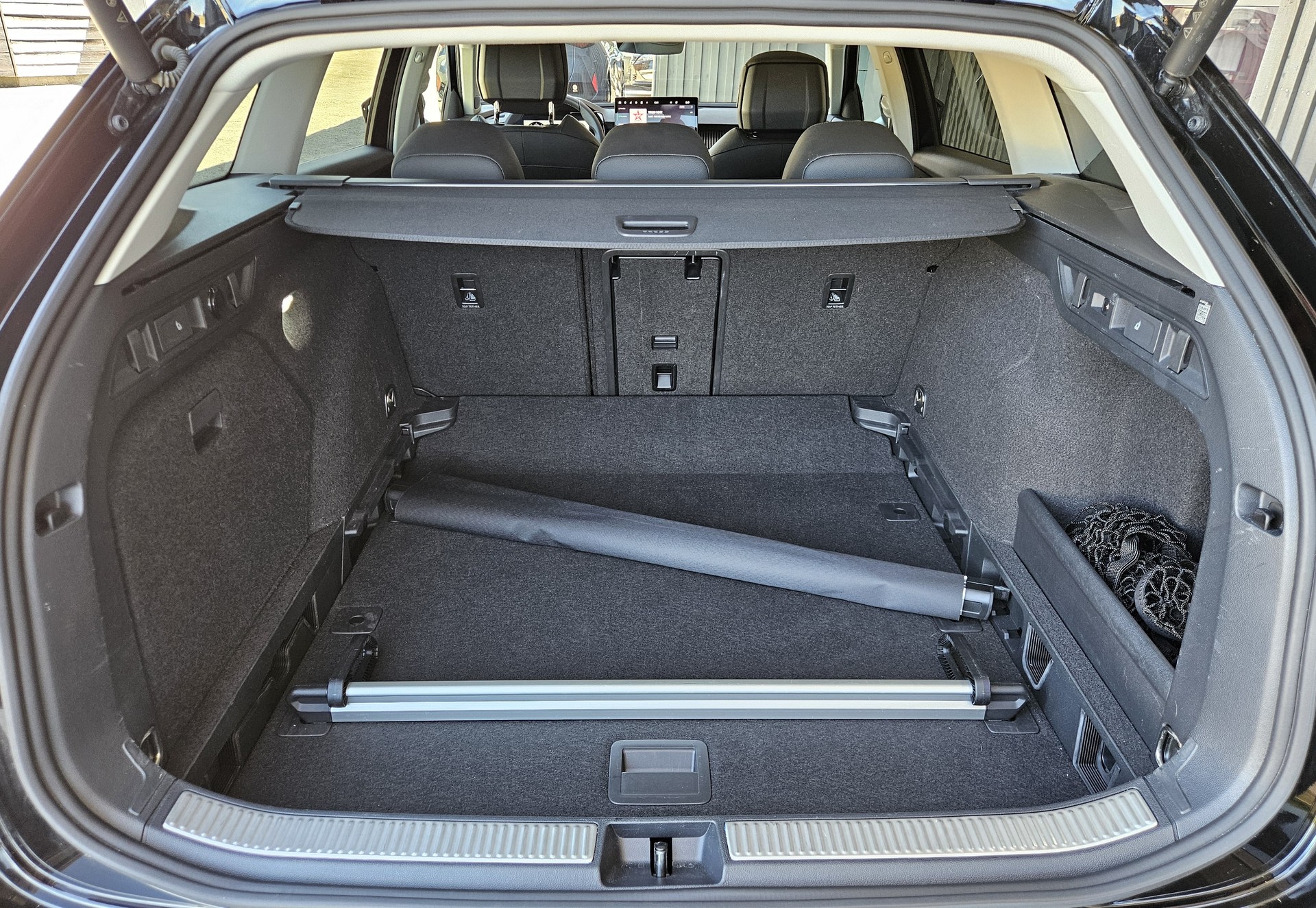 SKODA Superb Combi 2.0 TDi L&K 4x4 DSG mit Anhängerkupplung-image-26