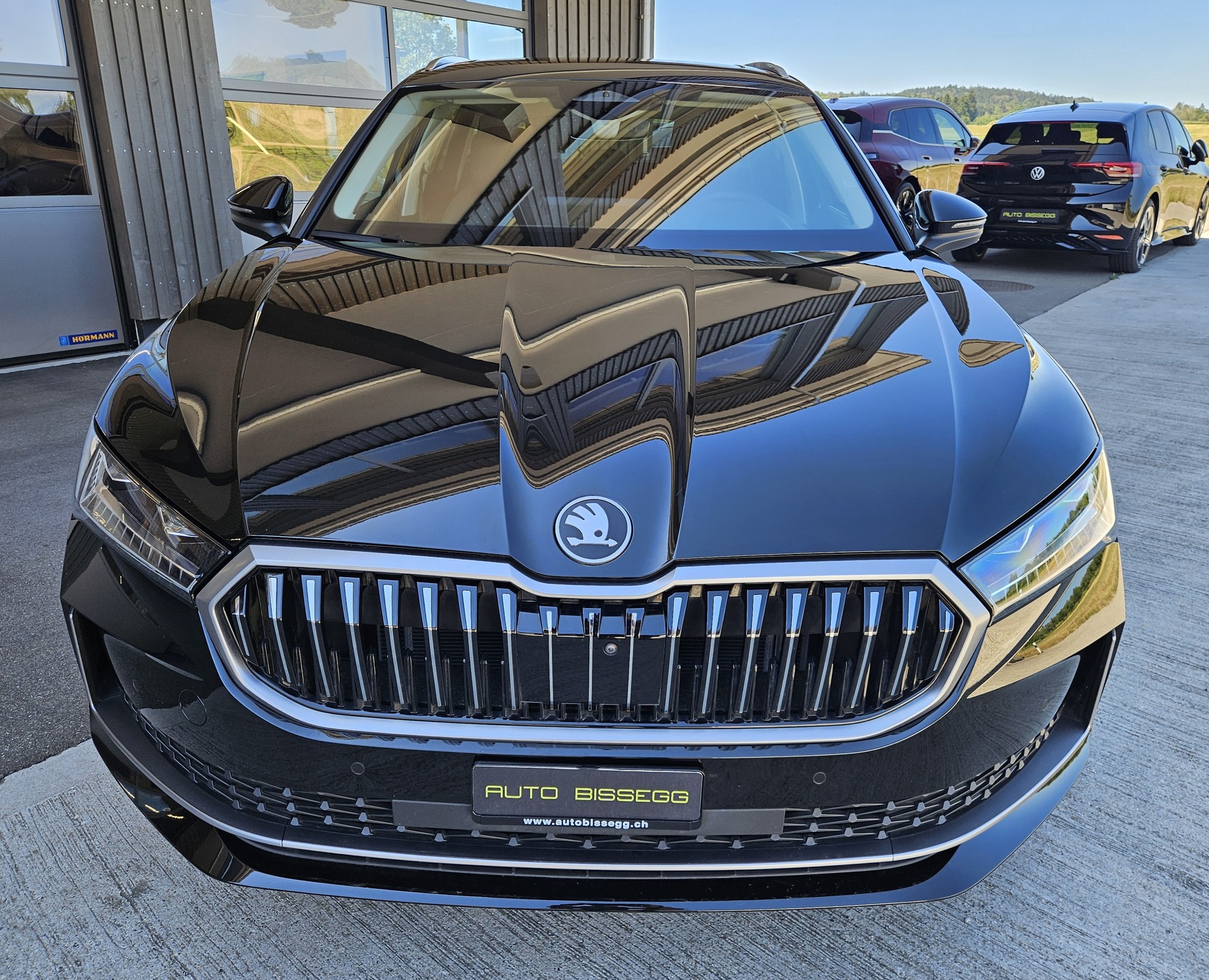 SKODA Superb Combi 2.0 TDi L&K 4x4 DSG mit Anhängerkupplung-image-1