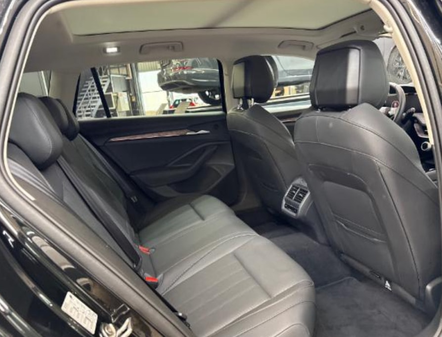 SKODA Superb Combi 2.0 TDi L&K 4x4 DSG mit Anhängerkupplung-image-10