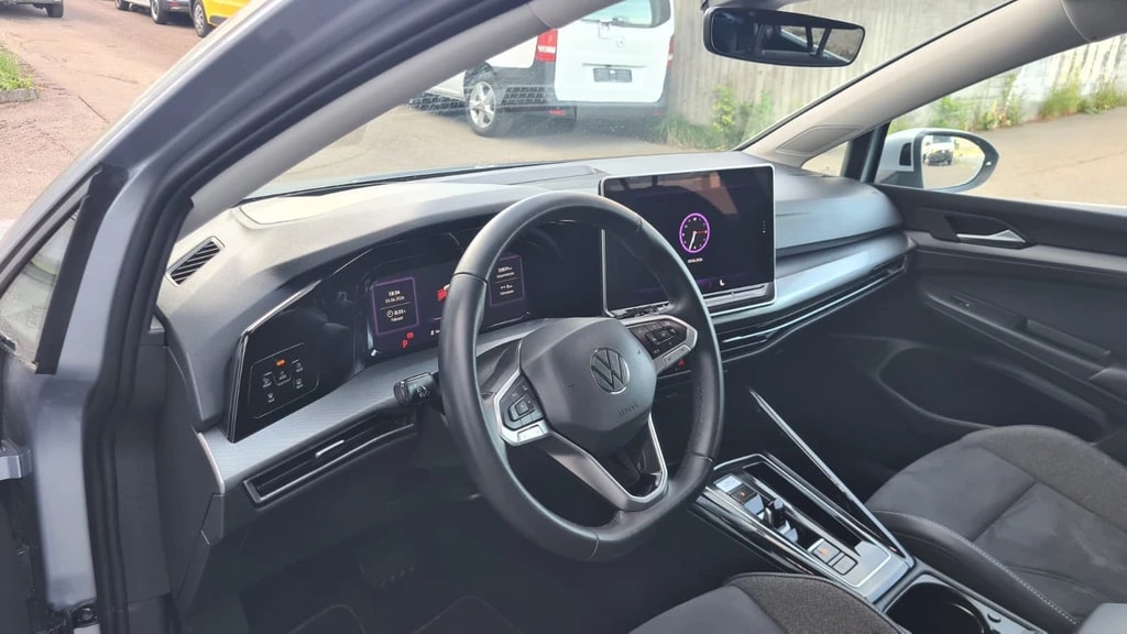 VW Golf Variant 2.0 TDI Style DSG ** Teil-Leder ** Gr-Navi ** RF-Kamera ** Sitzmemory ** Sitzheizung ** Modell 2024 **-image-17