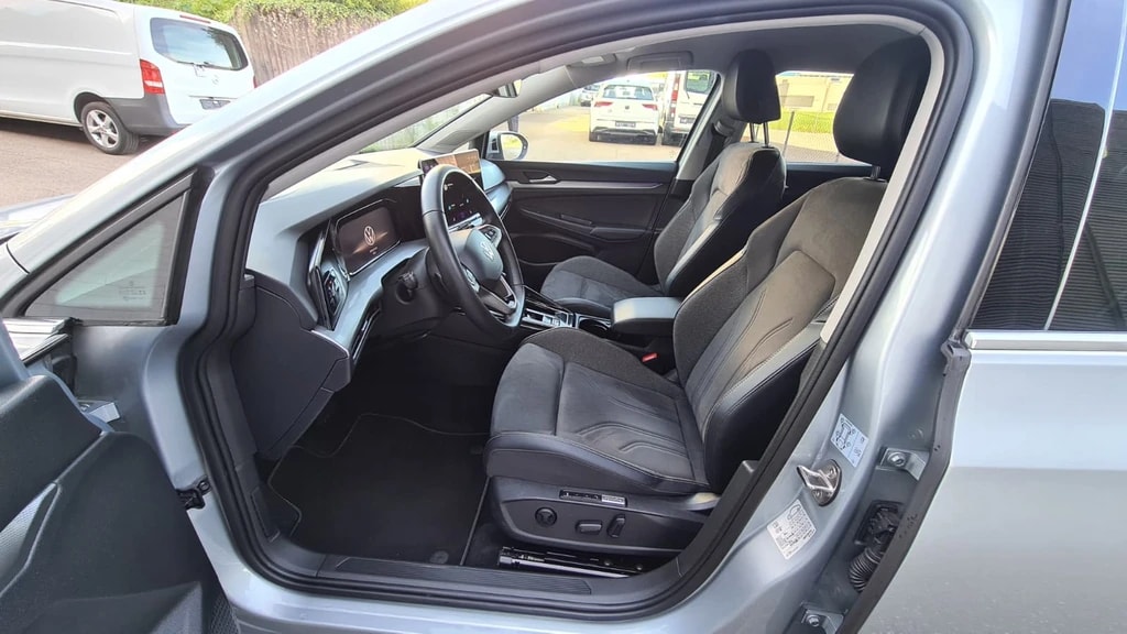 VW Golf Variant 2.0 TDI Style DSG ** Teil-Leder ** Gr-Navi ** RF-Kamera ** Sitzmemory ** Sitzheizung ** Modell 2024 **-image-18