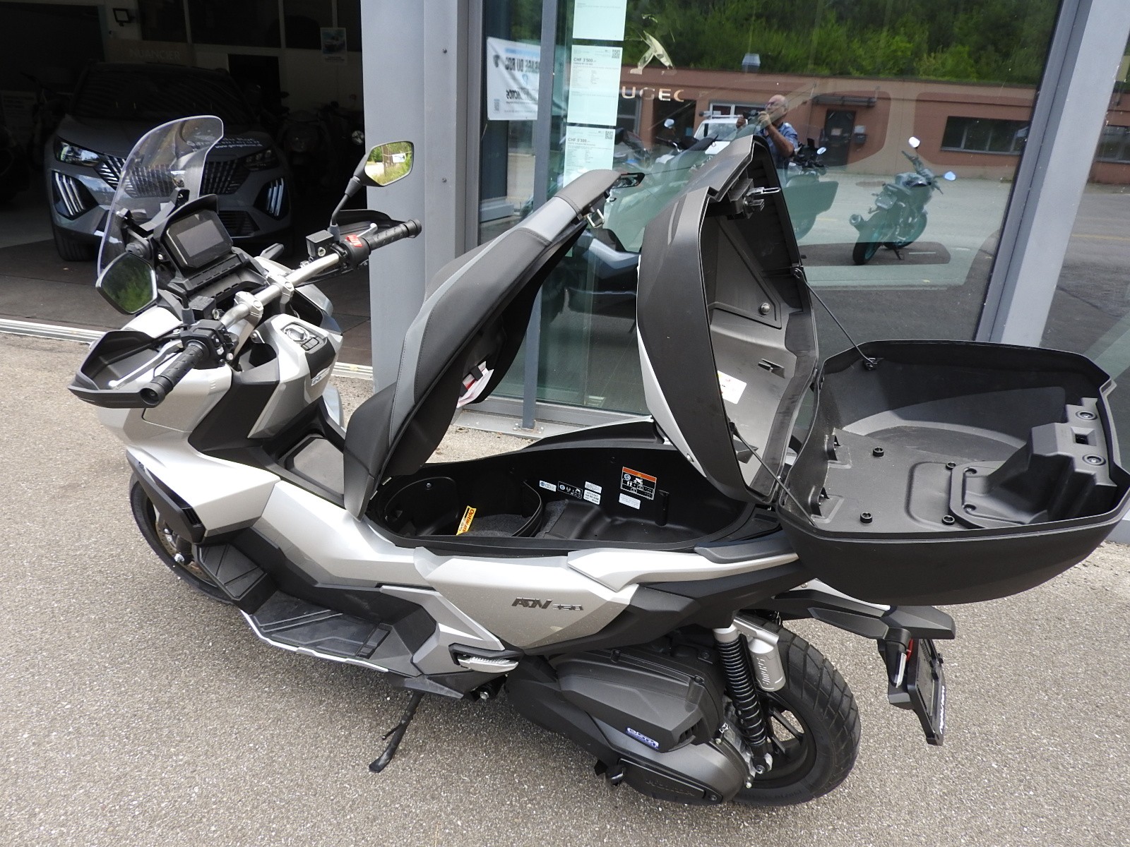 HONDA ADV 350-image-8