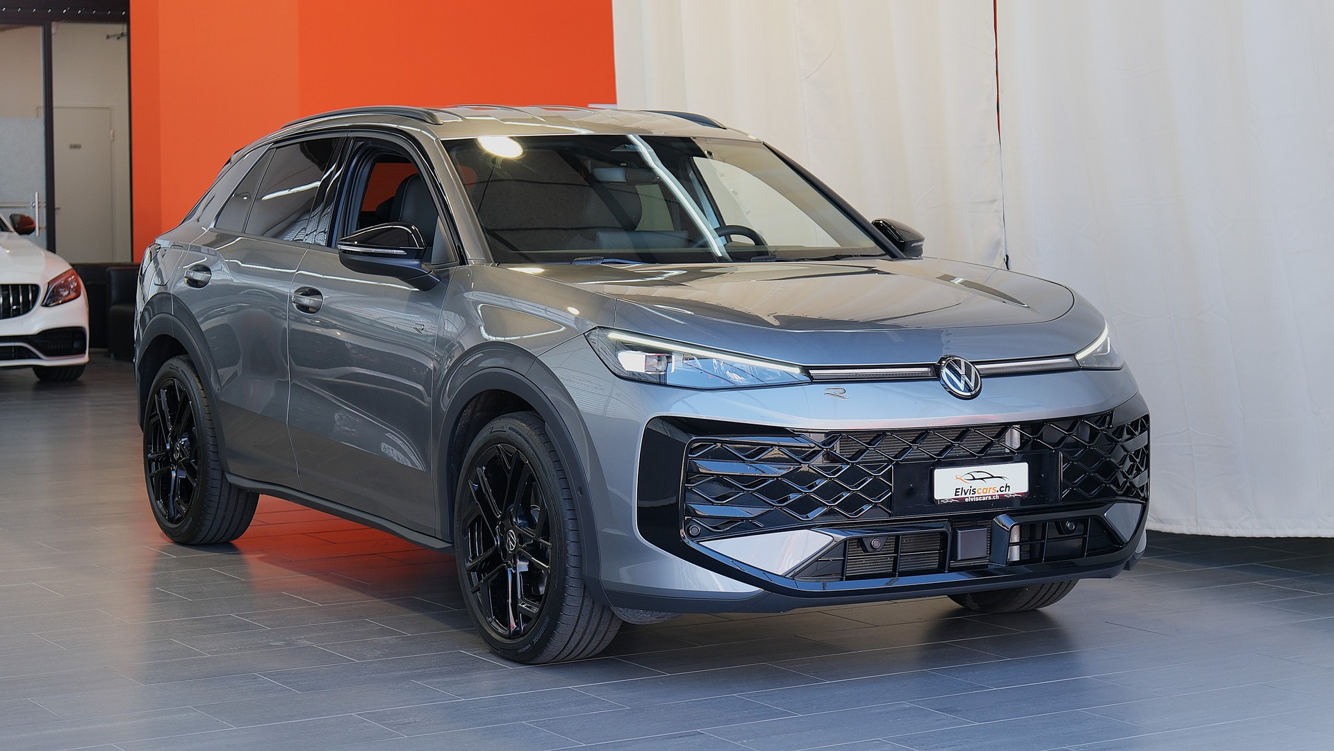 VW T-Roc 1.5 eTSI mHEV R-Line DSG " Black Style "-image-1