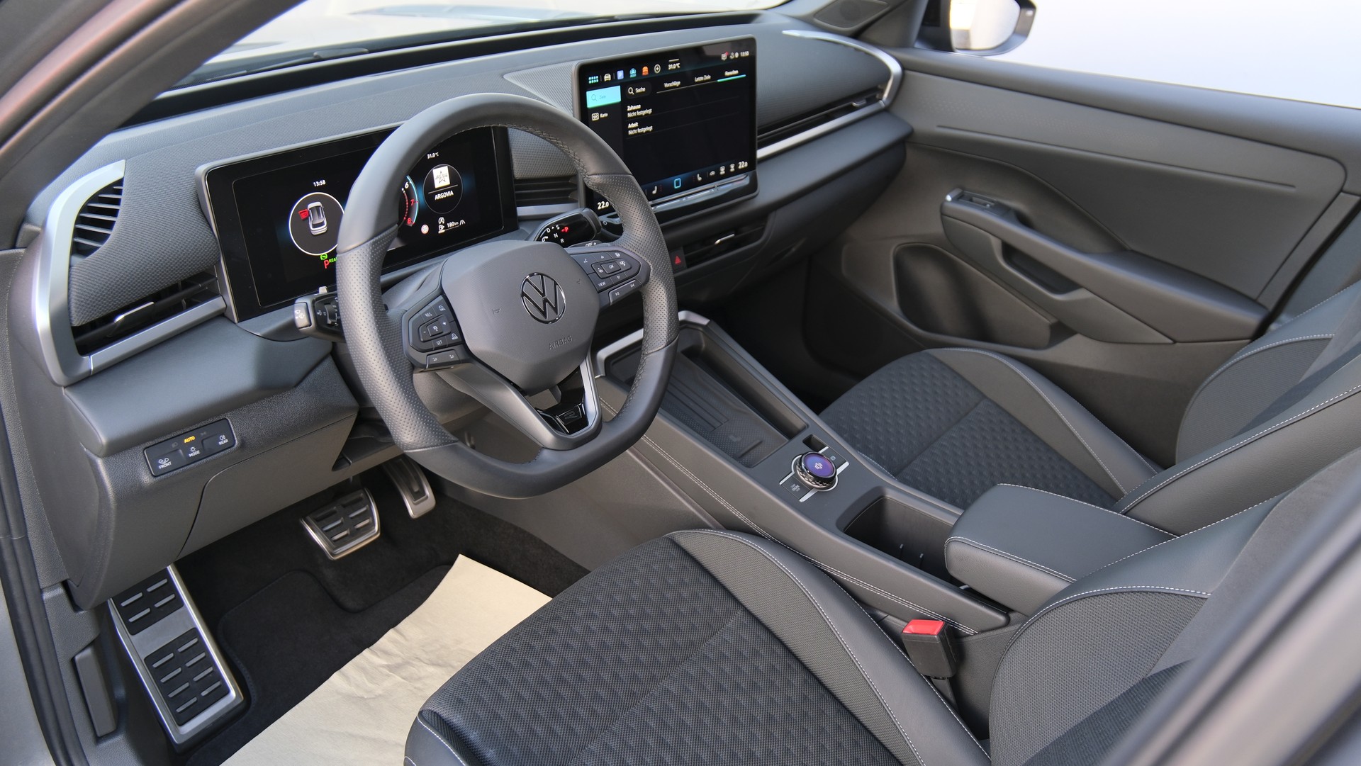 VW T-Roc 1.5 eTSI mHEV R-Line DSG " Black Style "-image-2