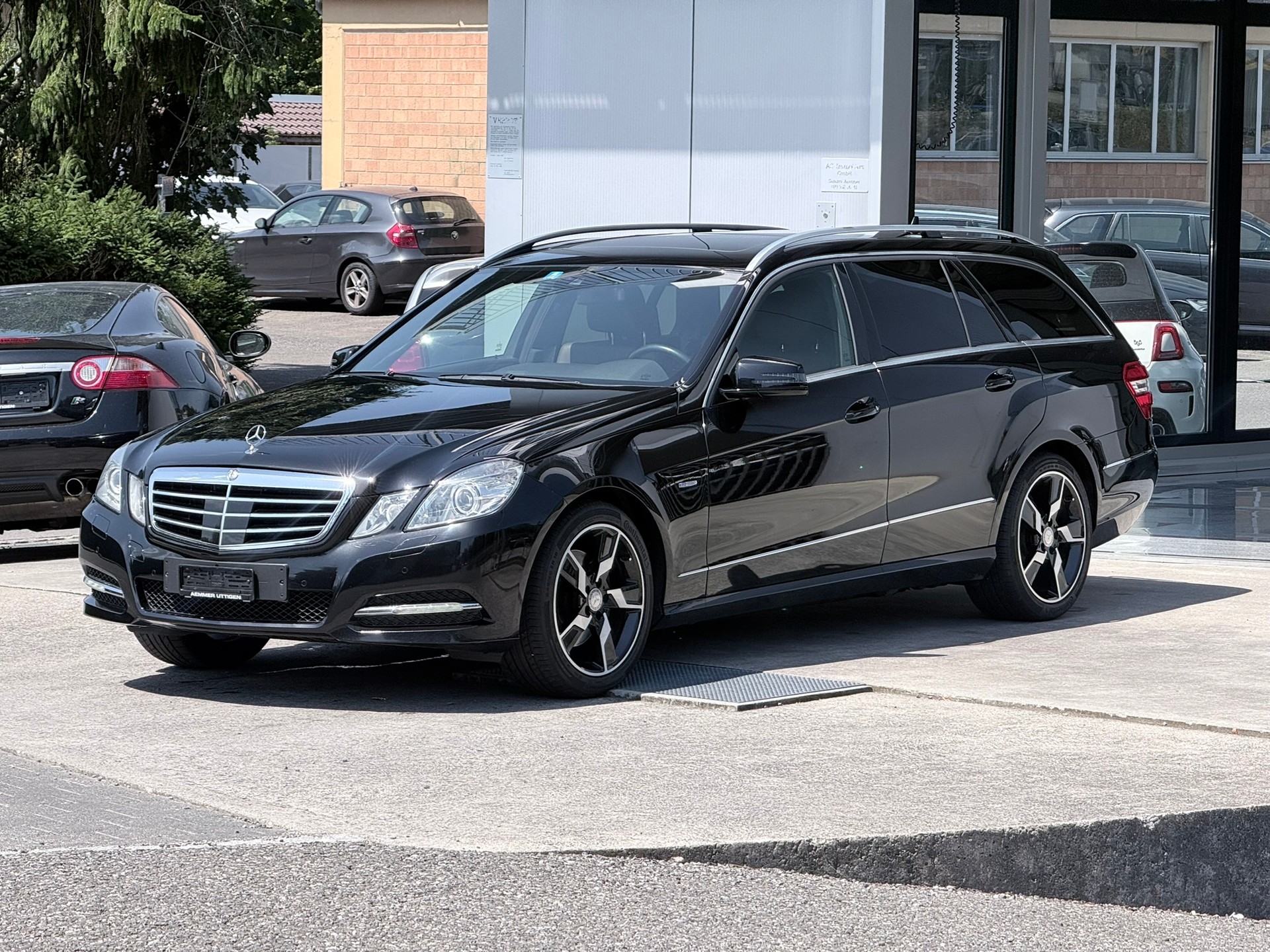 MERCEDES-BENZ E 250 CGI BlueEfficiency Avantgarde Automatic-image-0