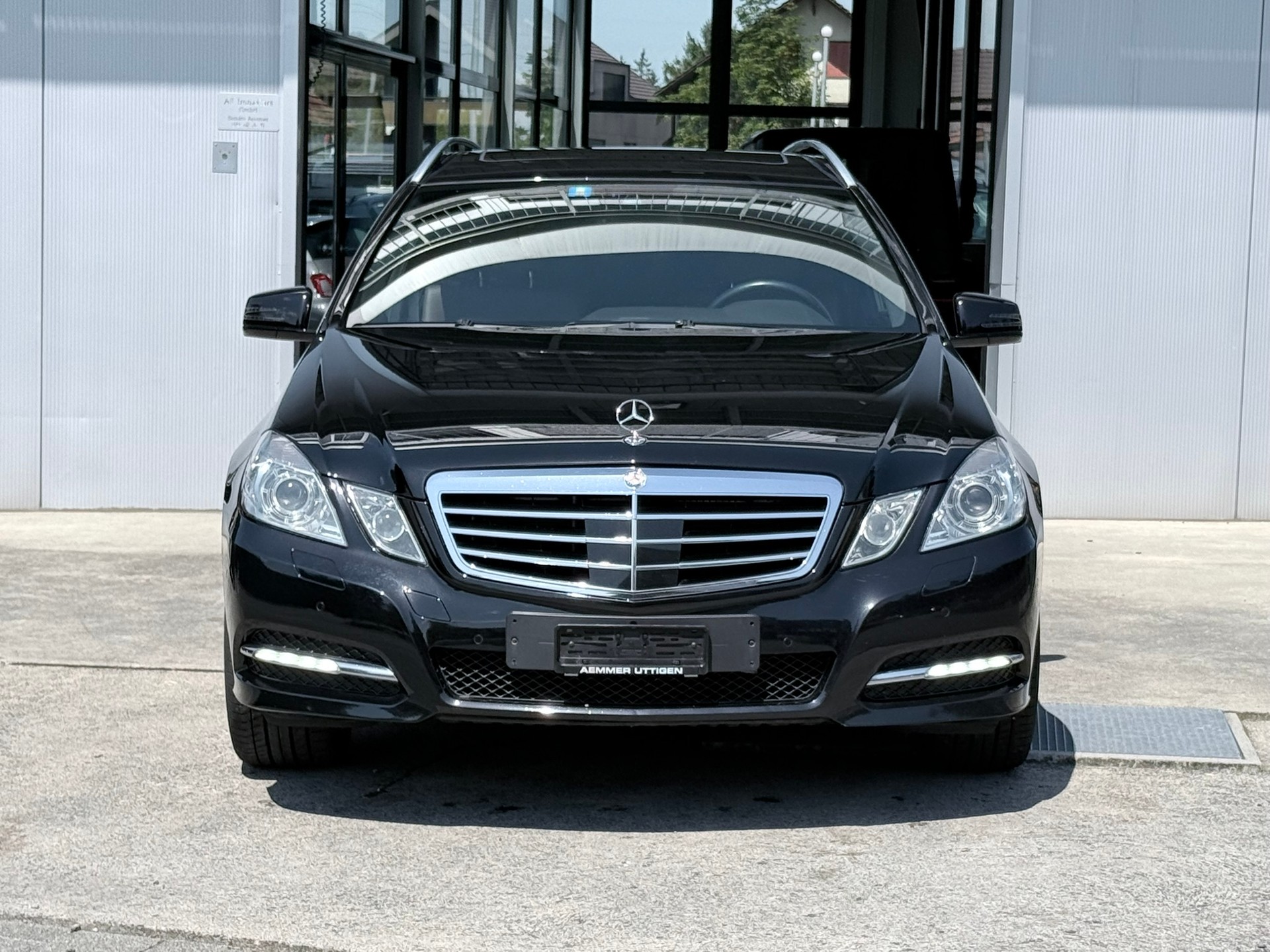 MERCEDES-BENZ E 250 CGI BlueEfficiency Avantgarde Automatic-image-1