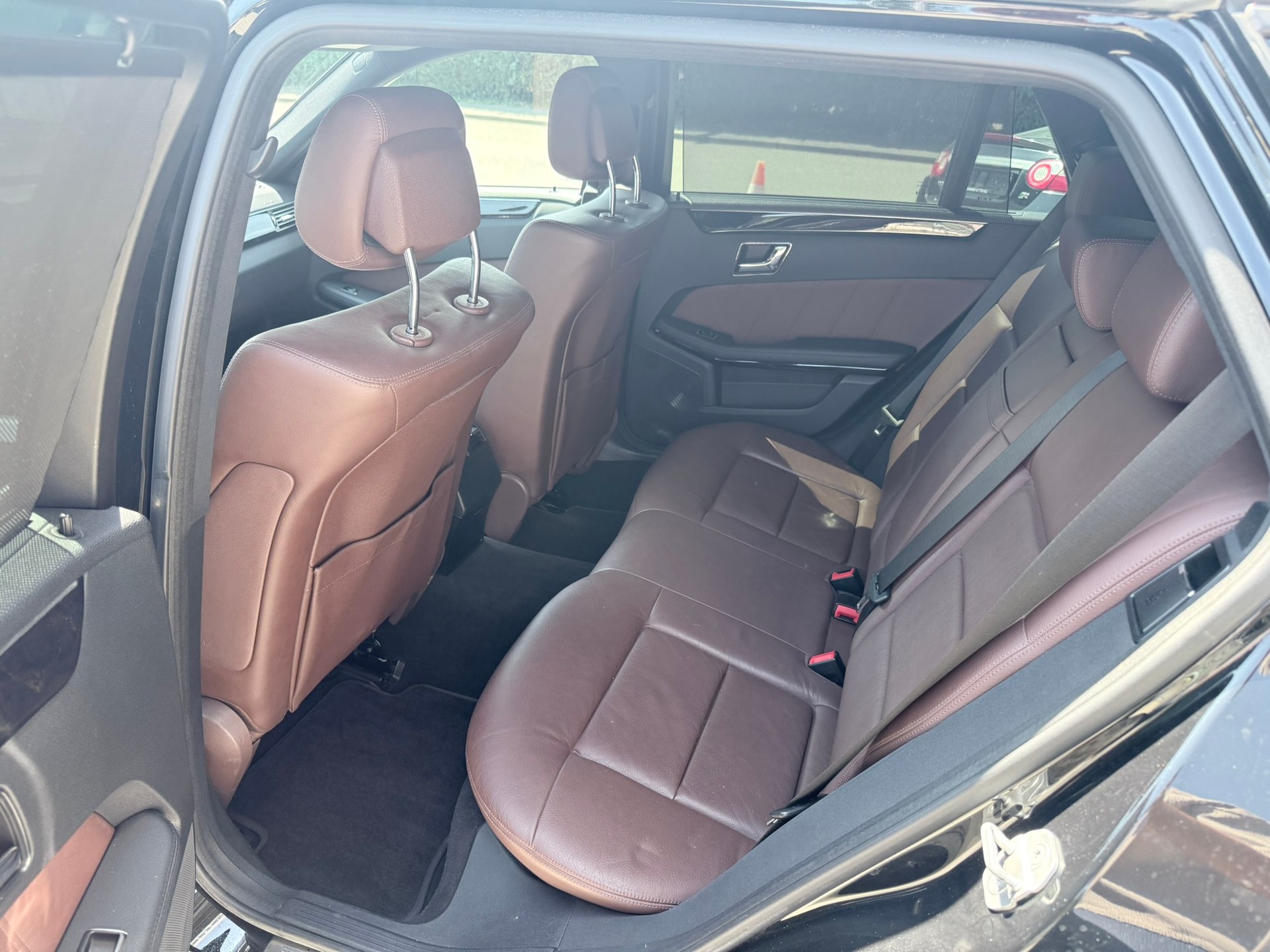 MERCEDES-BENZ E 250 CGI BlueEfficiency Avantgarde Automatic-image-20
