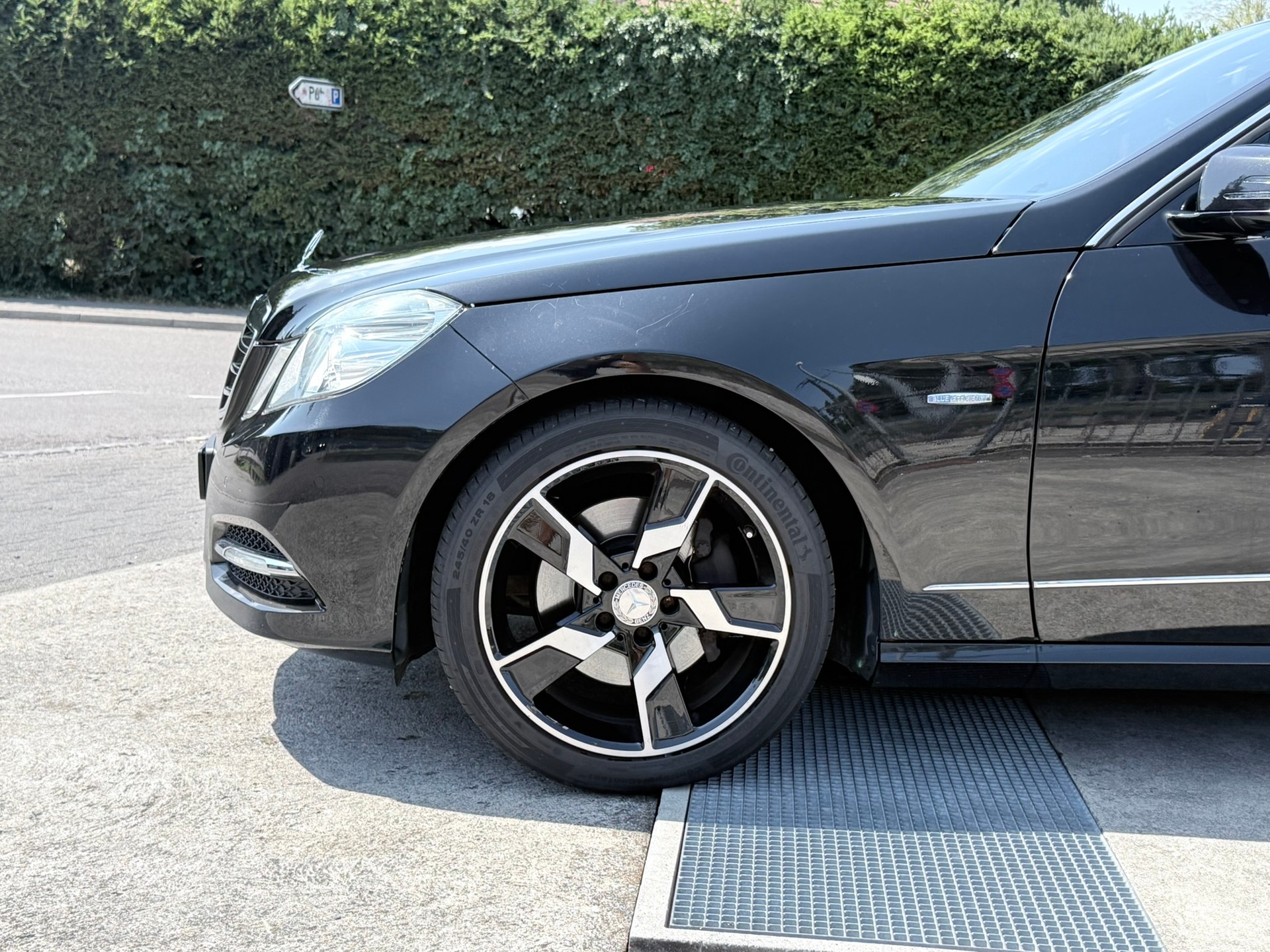 MERCEDES-BENZ E 250 CGI BlueEfficiency Avantgarde Automatic-image-10