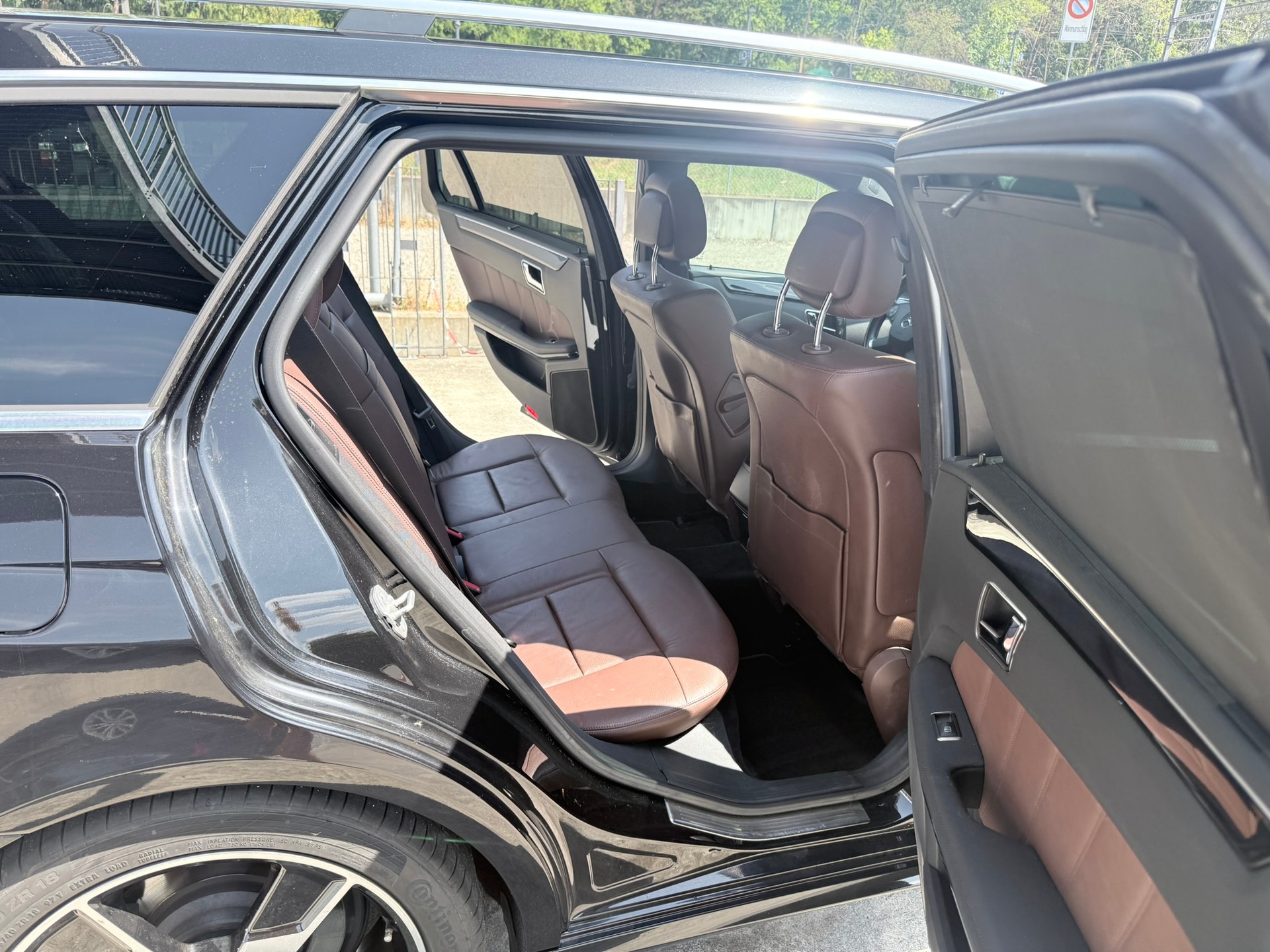 MERCEDES-BENZ E 250 CGI BlueEfficiency Avantgarde Automatic-image-12