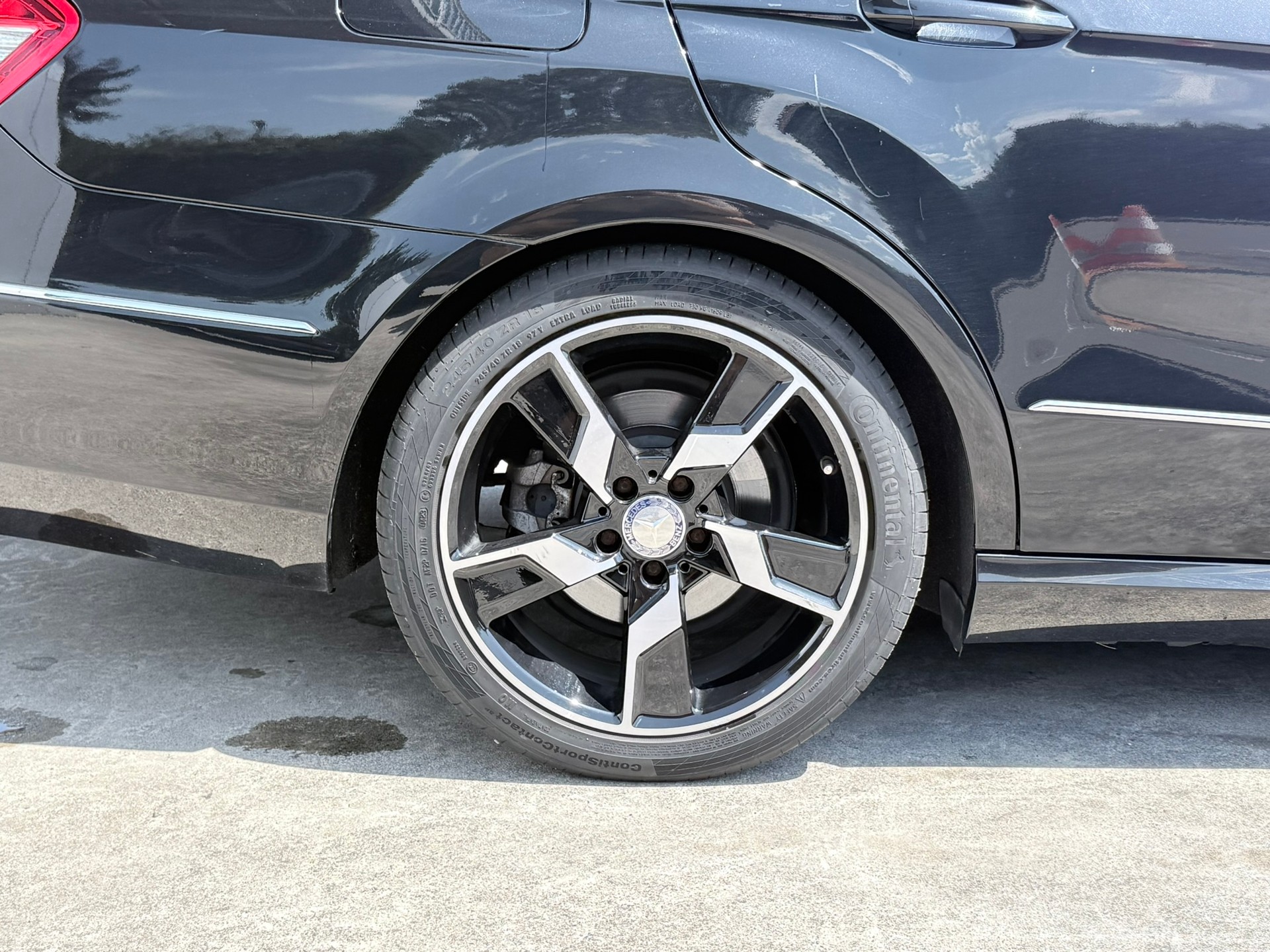 MERCEDES-BENZ E 250 CGI BlueEfficiency Avantgarde Automatic-image-4
