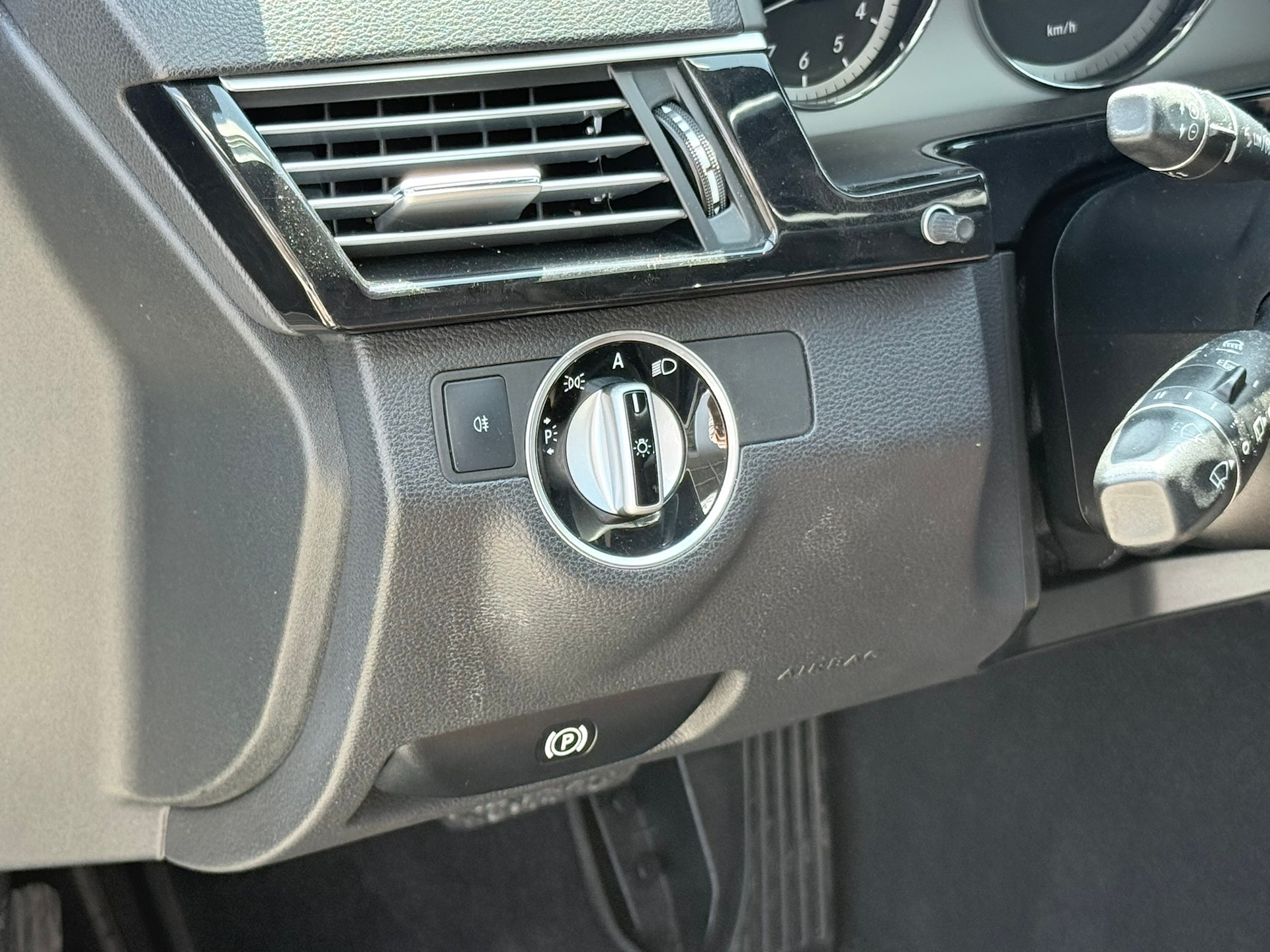 MERCEDES-BENZ E 250 CGI BlueEfficiency Avantgarde Automatic-image-18