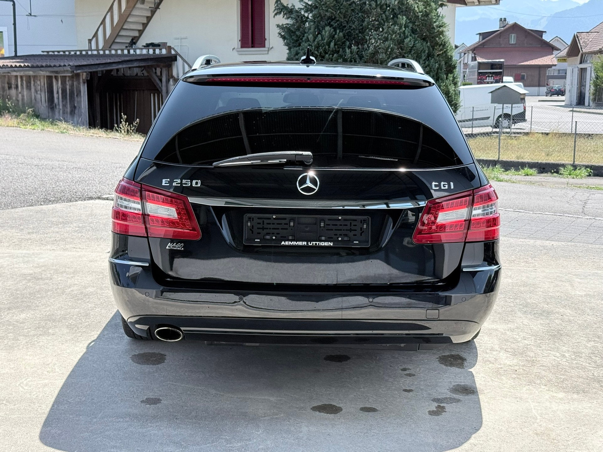 MERCEDES-BENZ E 250 CGI BlueEfficiency Avantgarde Automatic-image-7