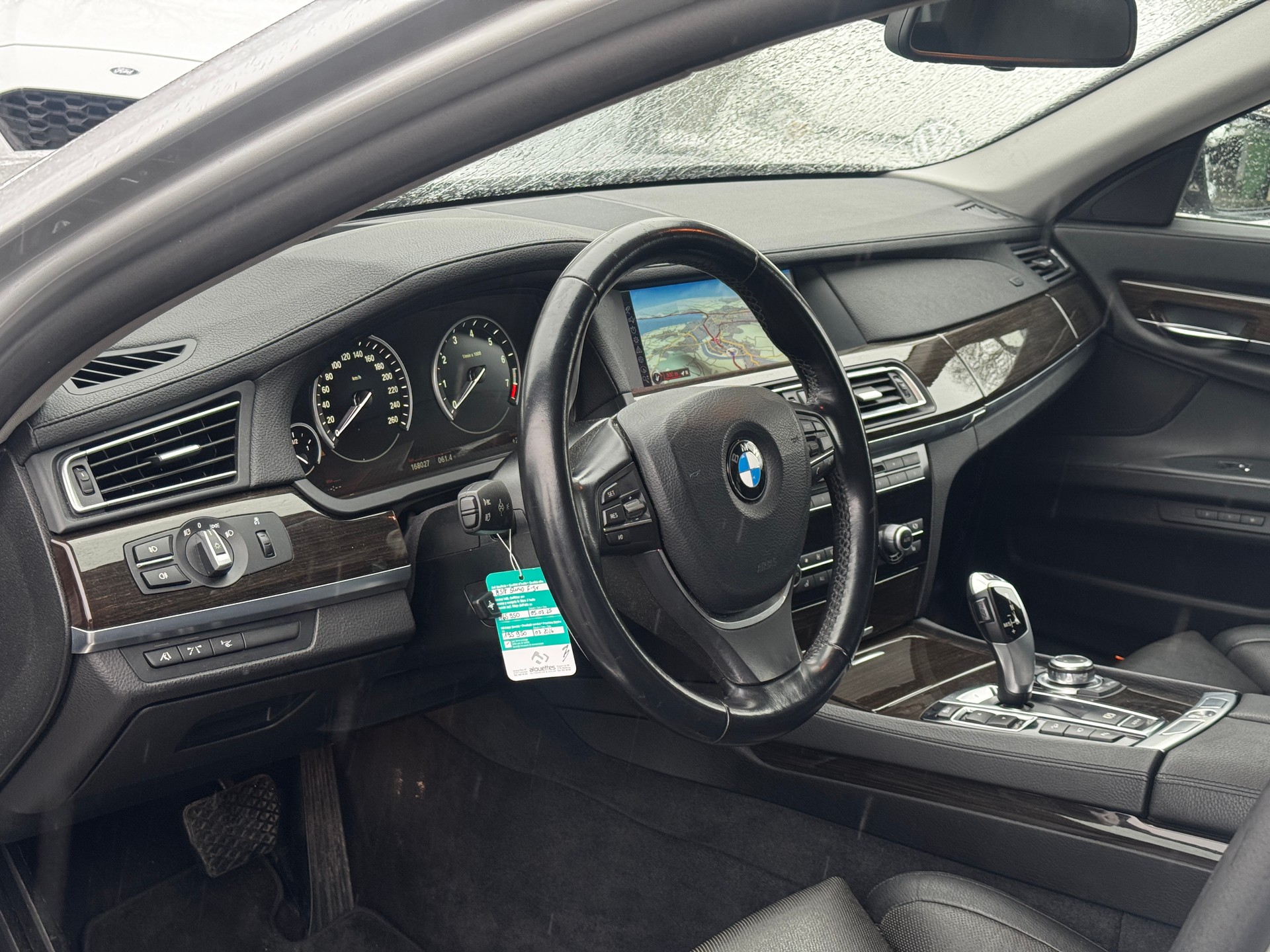 BMW 750i xDrive-image-8