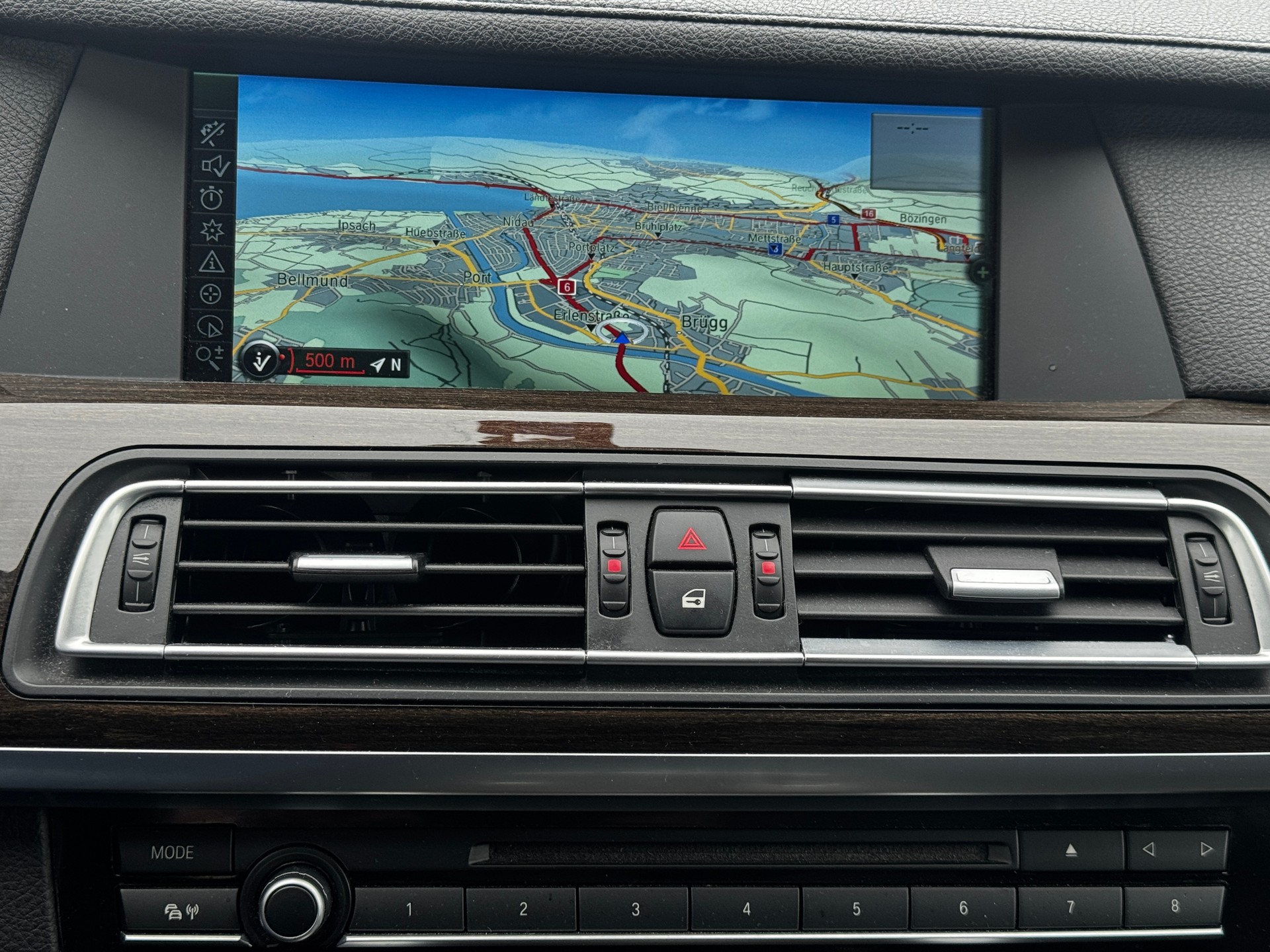 BMW 750i xDrive-image-13